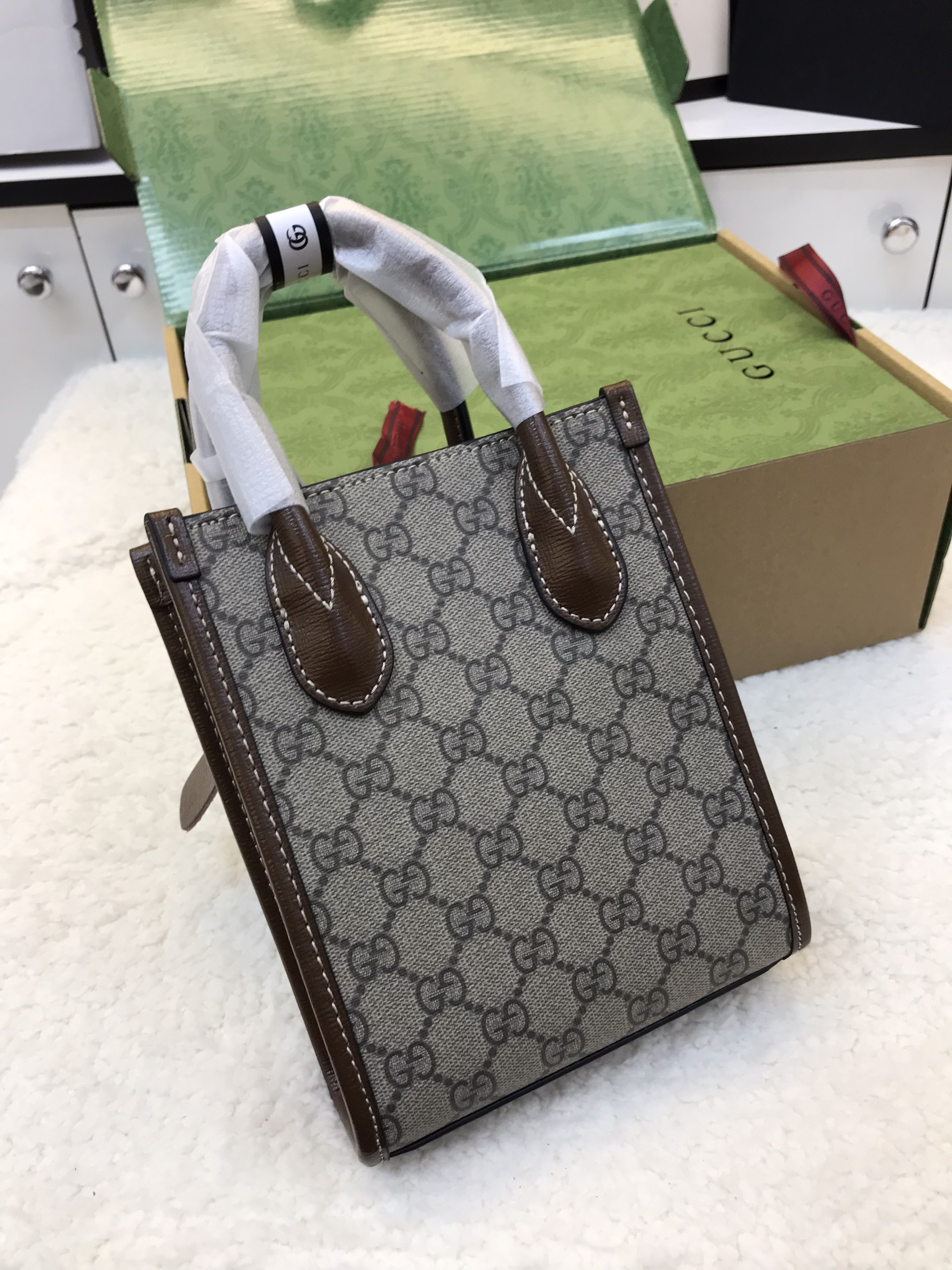 ️️️️️️Túi xách Gucci Tote Super Mini Bag Màu Nâu Size 15*20cm