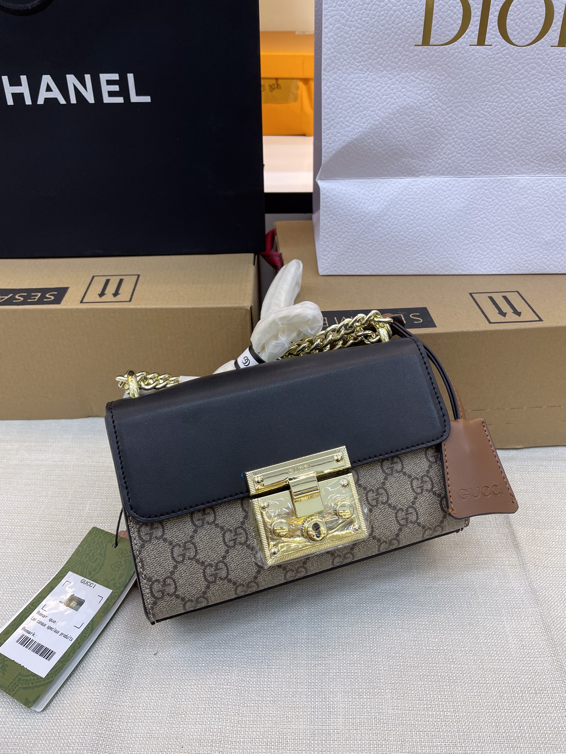 Túi xách Gucci Padlock Super Màu Be Nắp Đen Size 20cm
