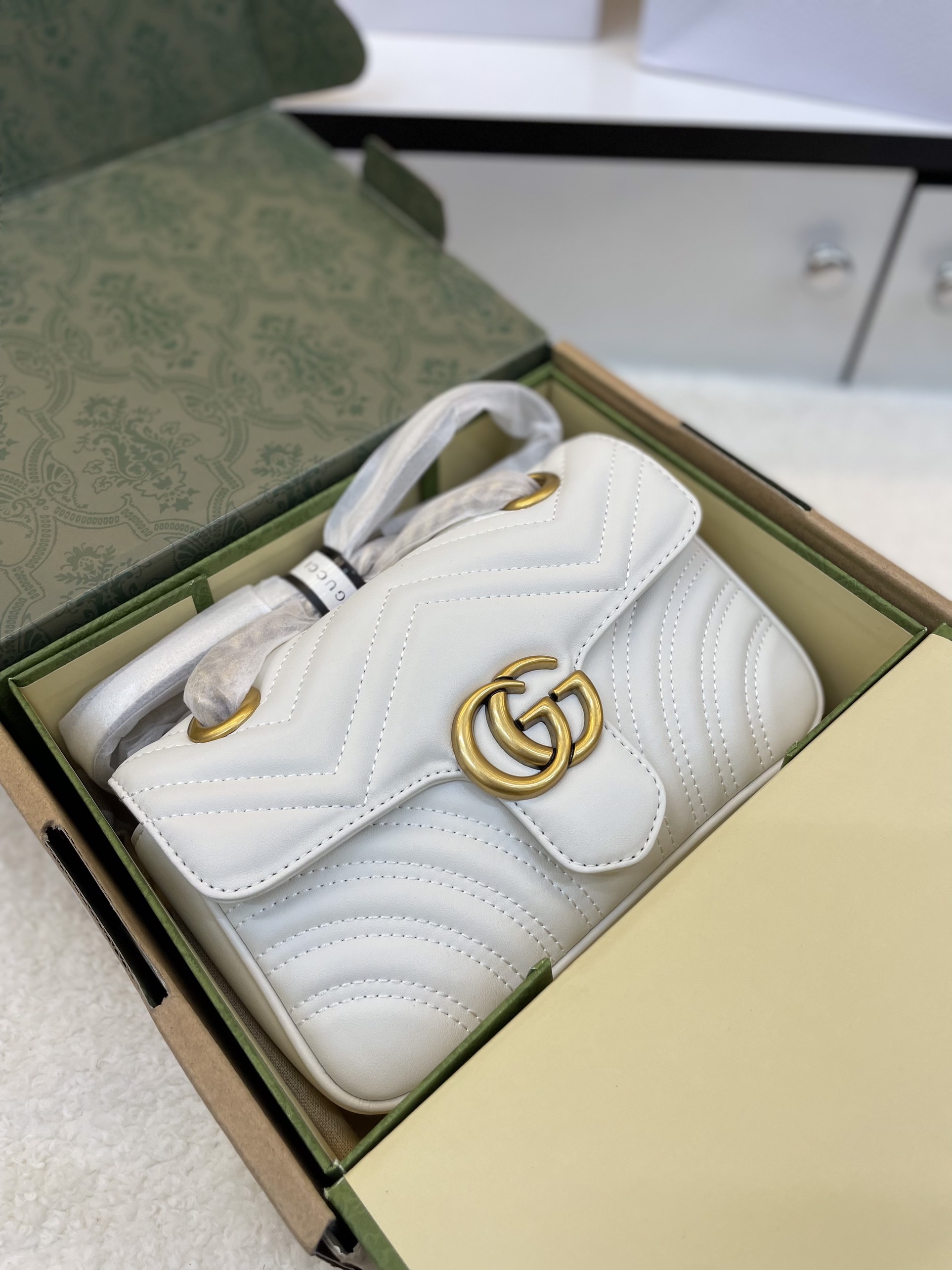 ️️️️️️Túi xách Gucci Marmont Super Màu Trắng Size 22cm