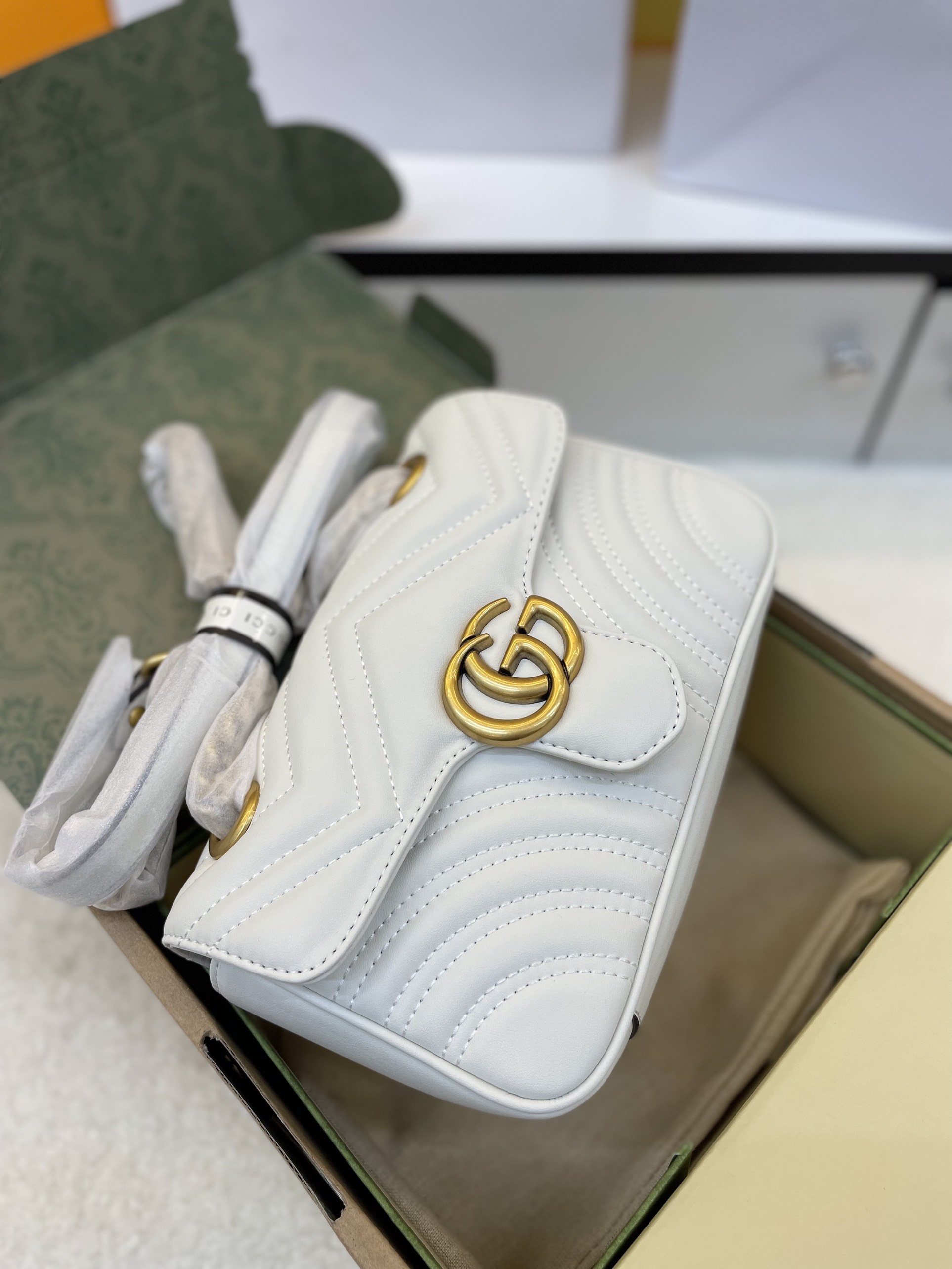 ️️️️️️Túi xách Gucci Marmont Super Màu Trắng Size 22cm