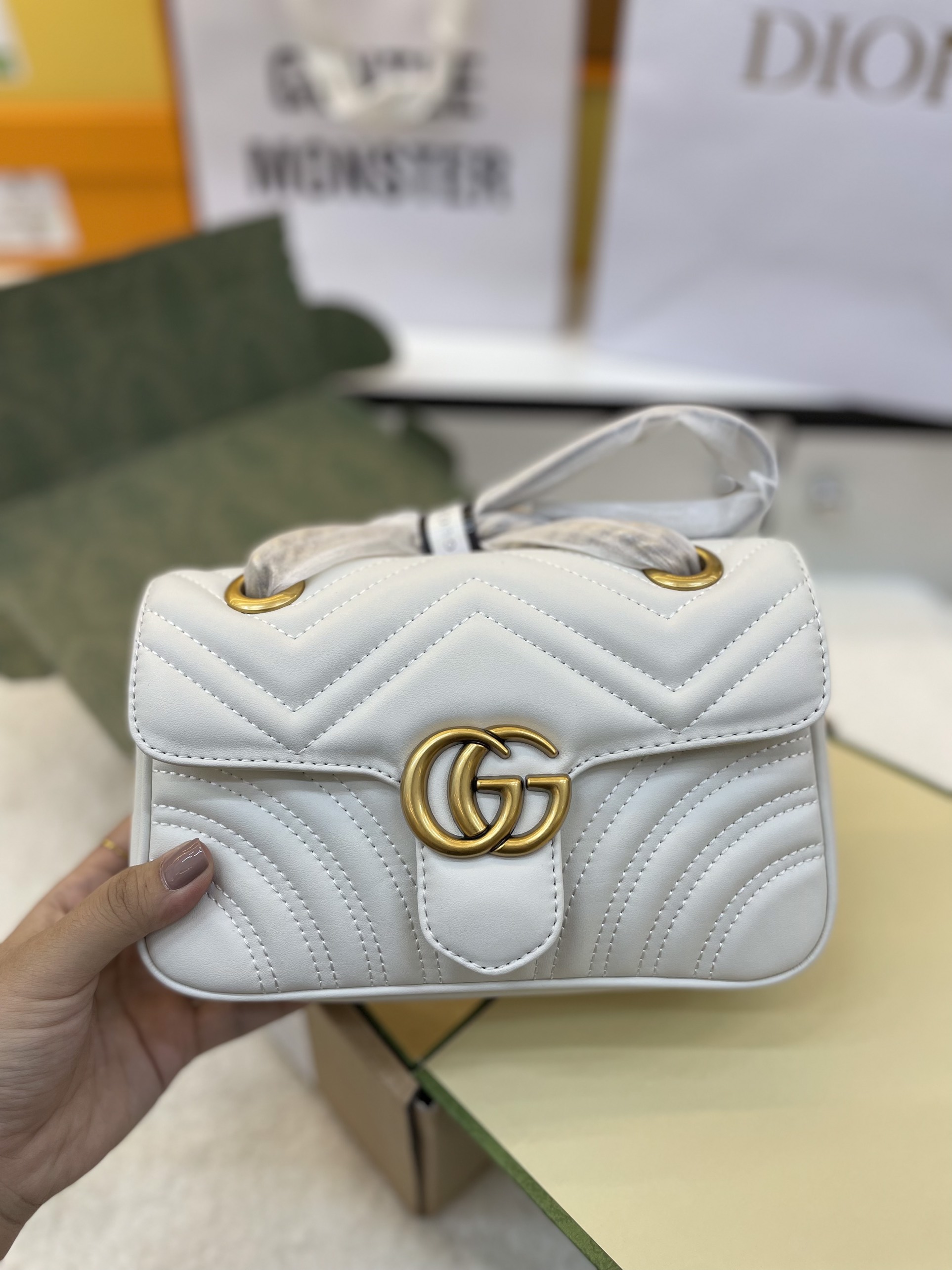 ️️️️️️Túi xách Gucci Marmont Super Màu Trắng Size 22cm