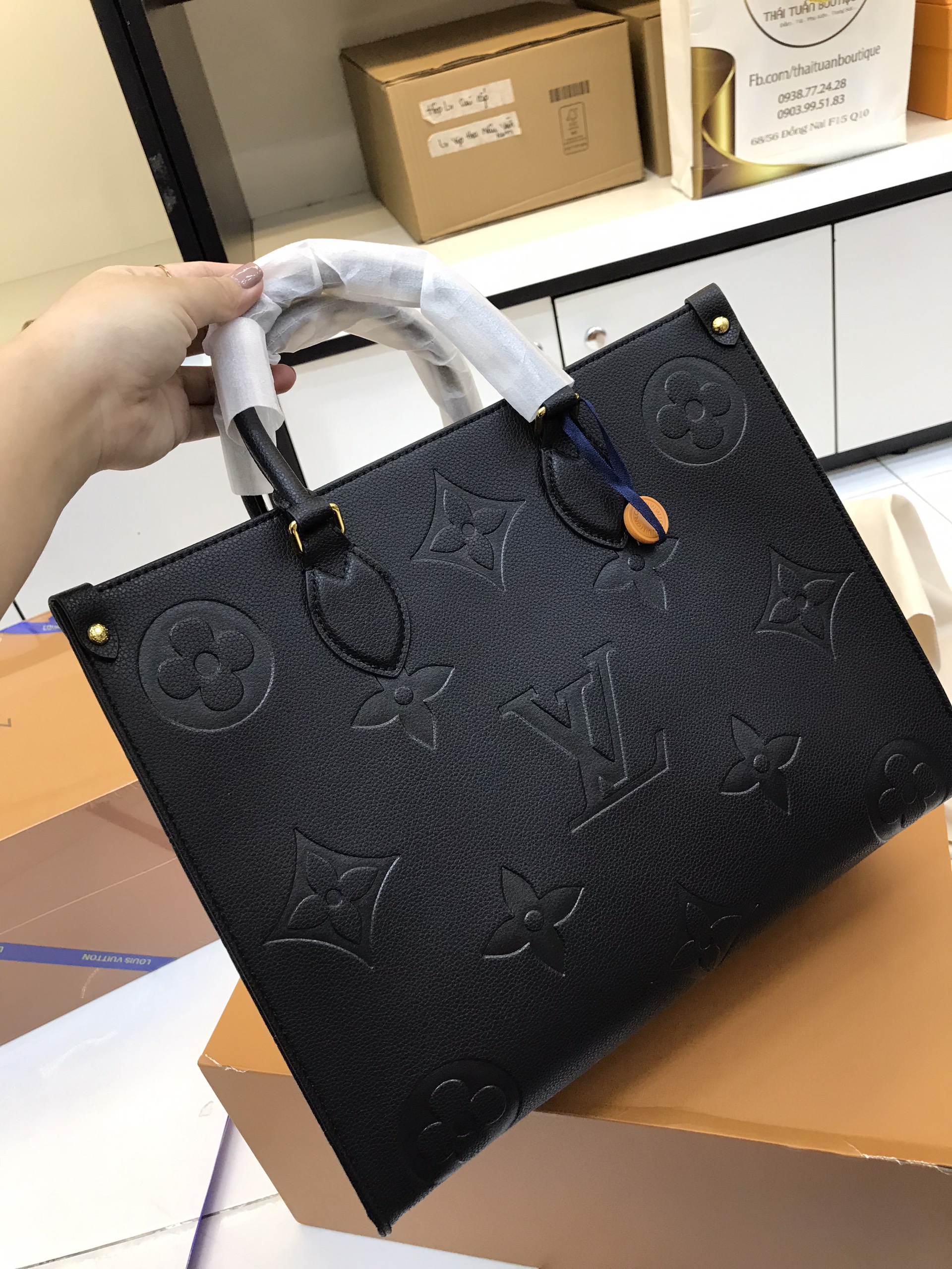 Túi Xách LV Super GM On The Go Size 35cm Màu Đen