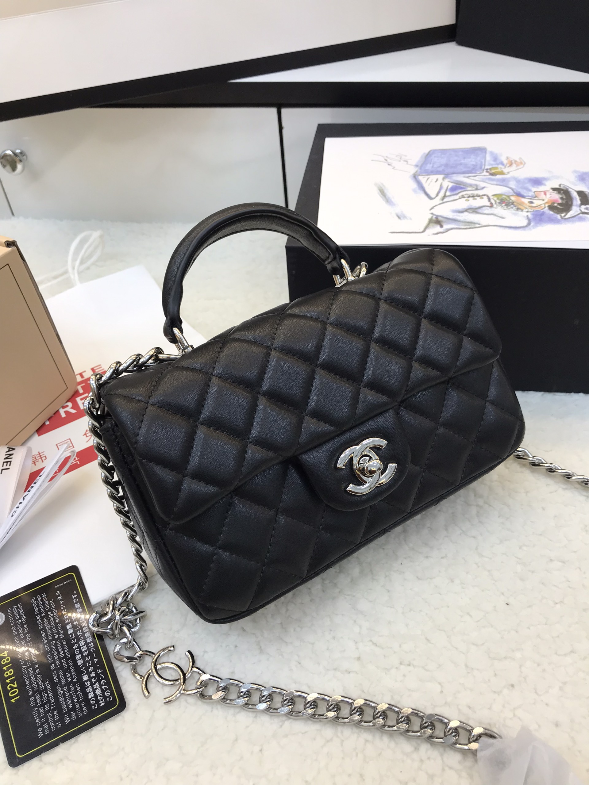 Túi Xách Chanel Super Classic Da Lì Khóa Bạc 20CM