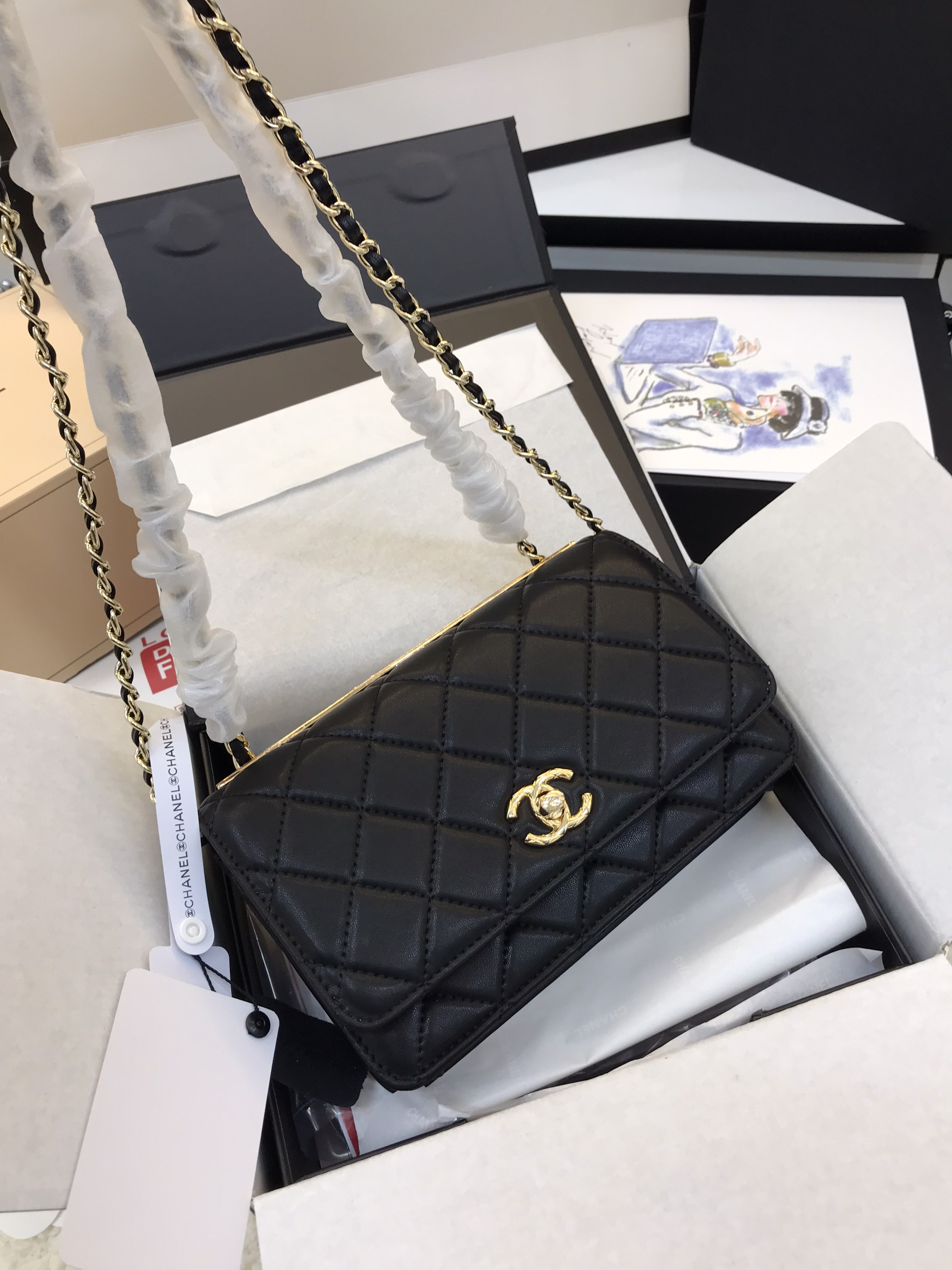 Túi Xách Chanel Super Trendy CC Wallet On Chain WOC Màu Đen