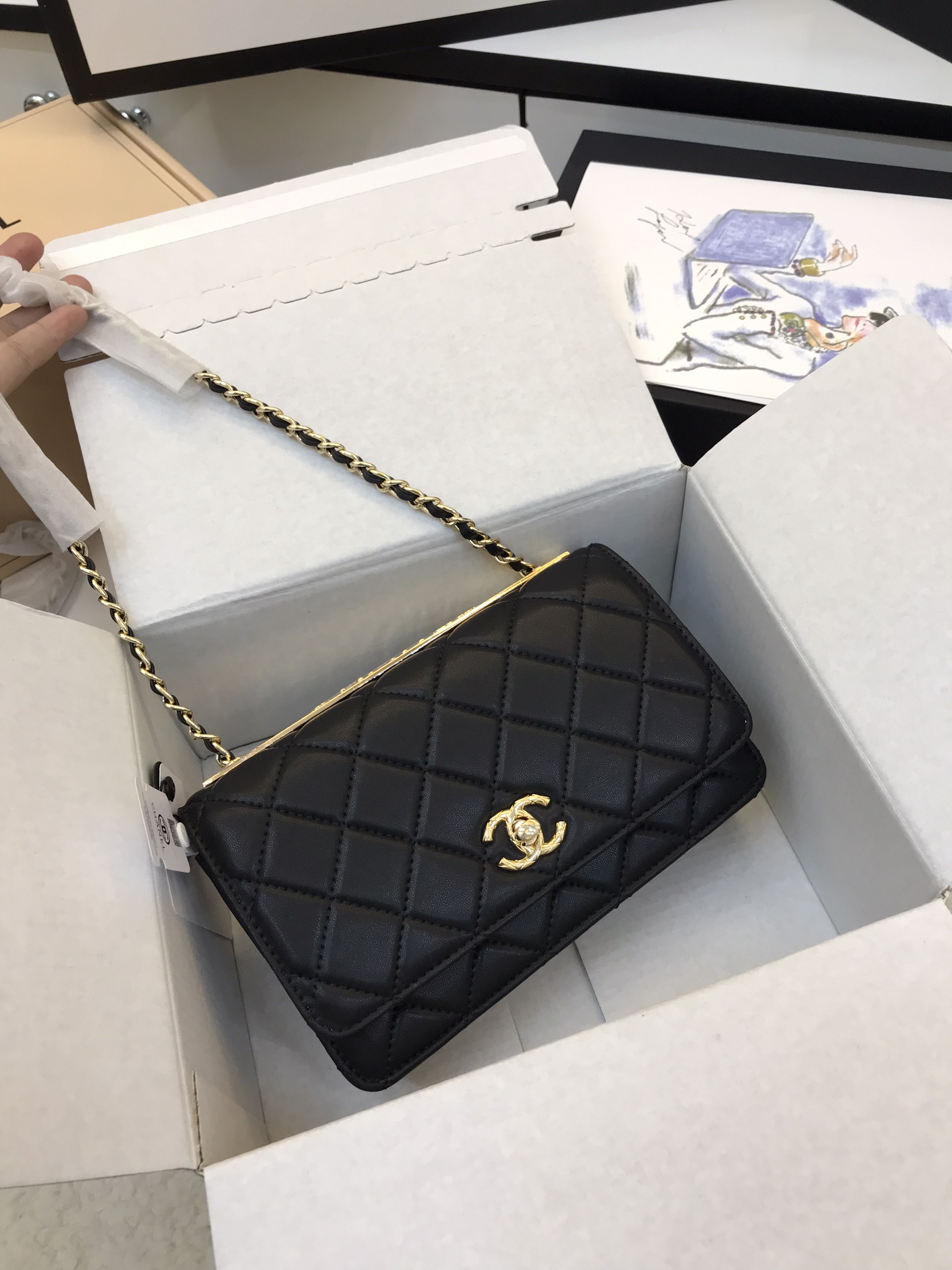 Túi Xách Chanel Super Trendy CC Wallet On Chain WOC Màu Đen