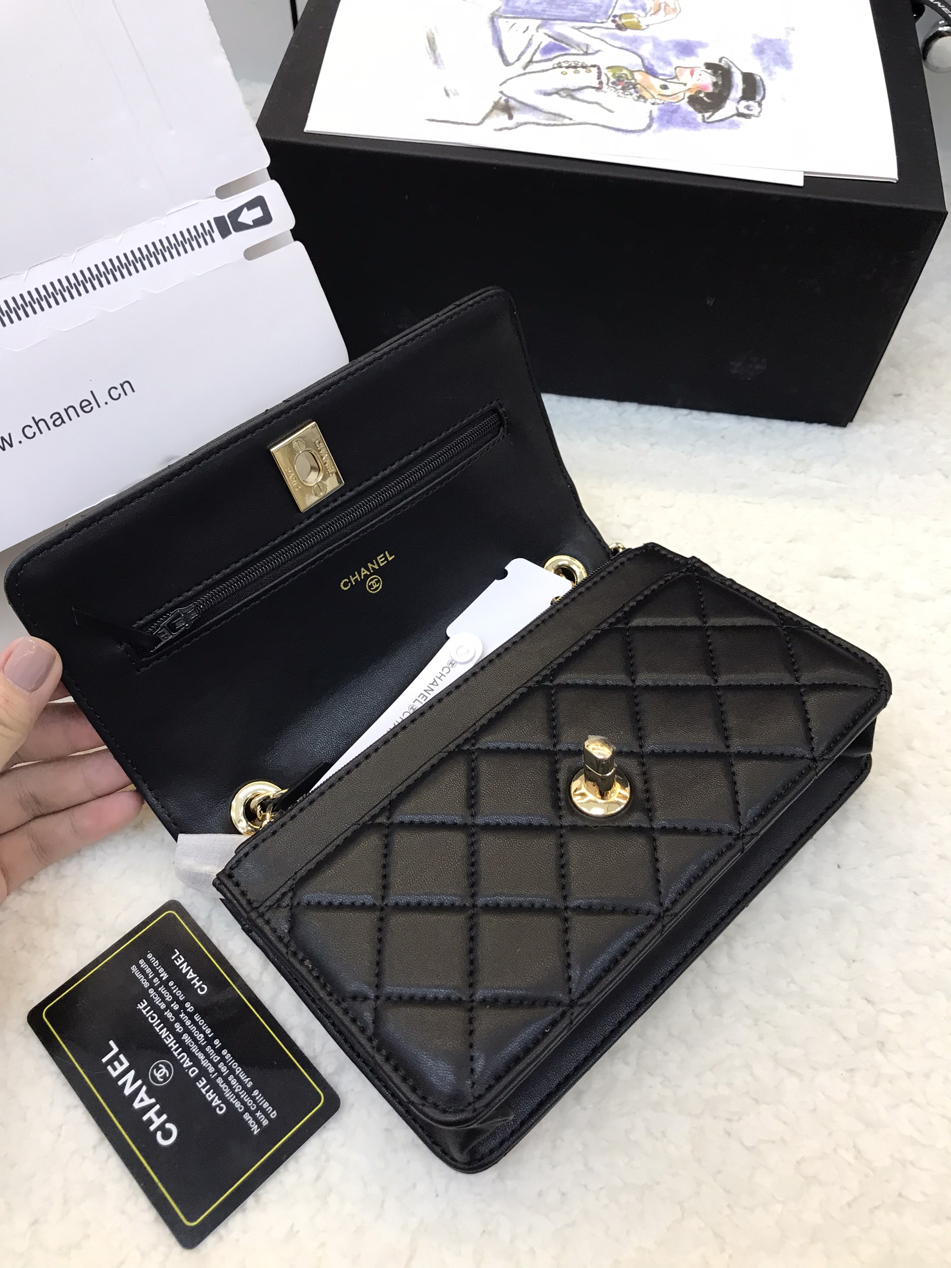 Túi Xách Chanel Super Trendy CC Wallet On Chain WOC Màu Đen