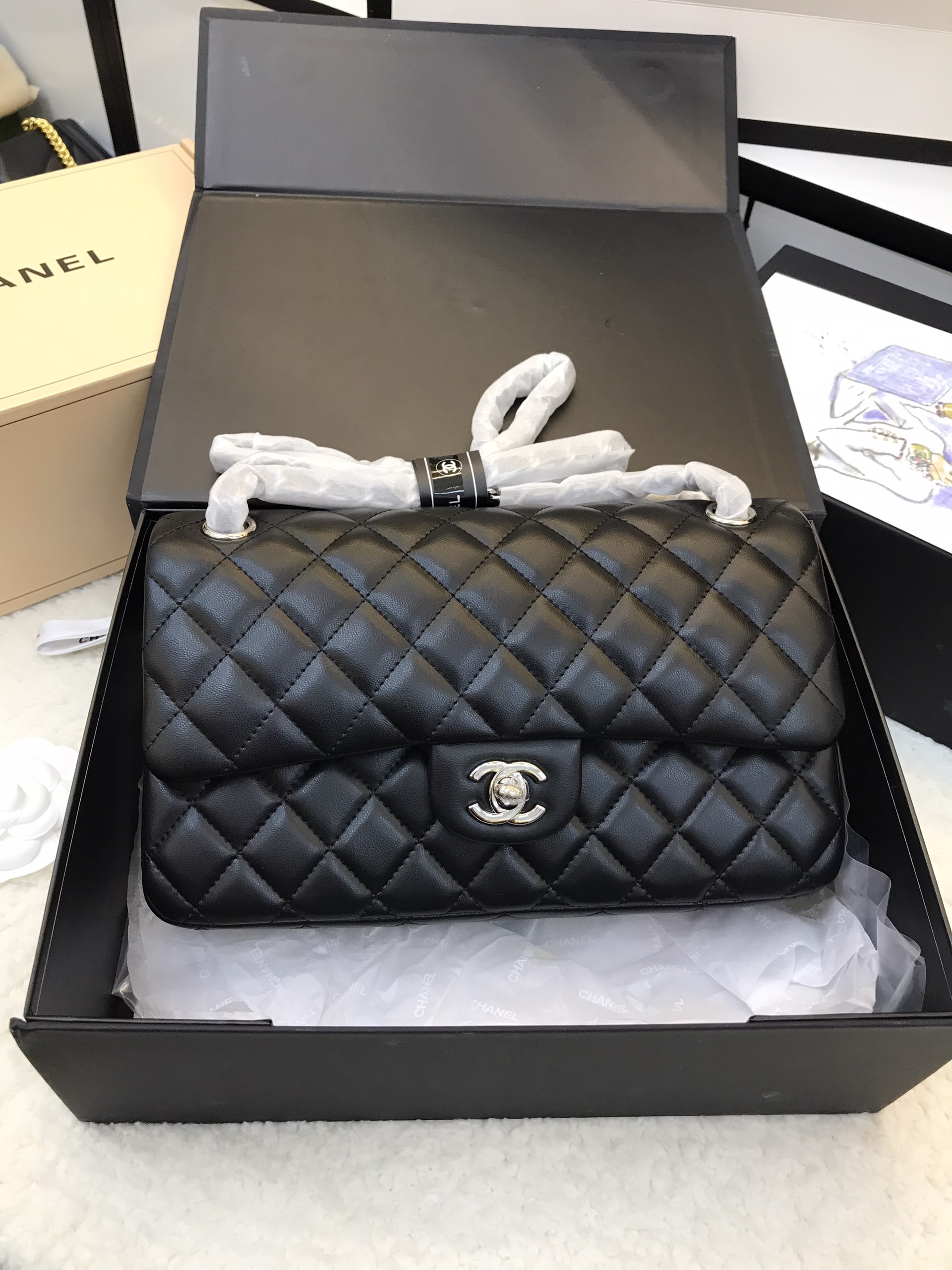 Túi Xách Chanel  Classic Super Khóa Bạc Màu Đen Size 26cm
