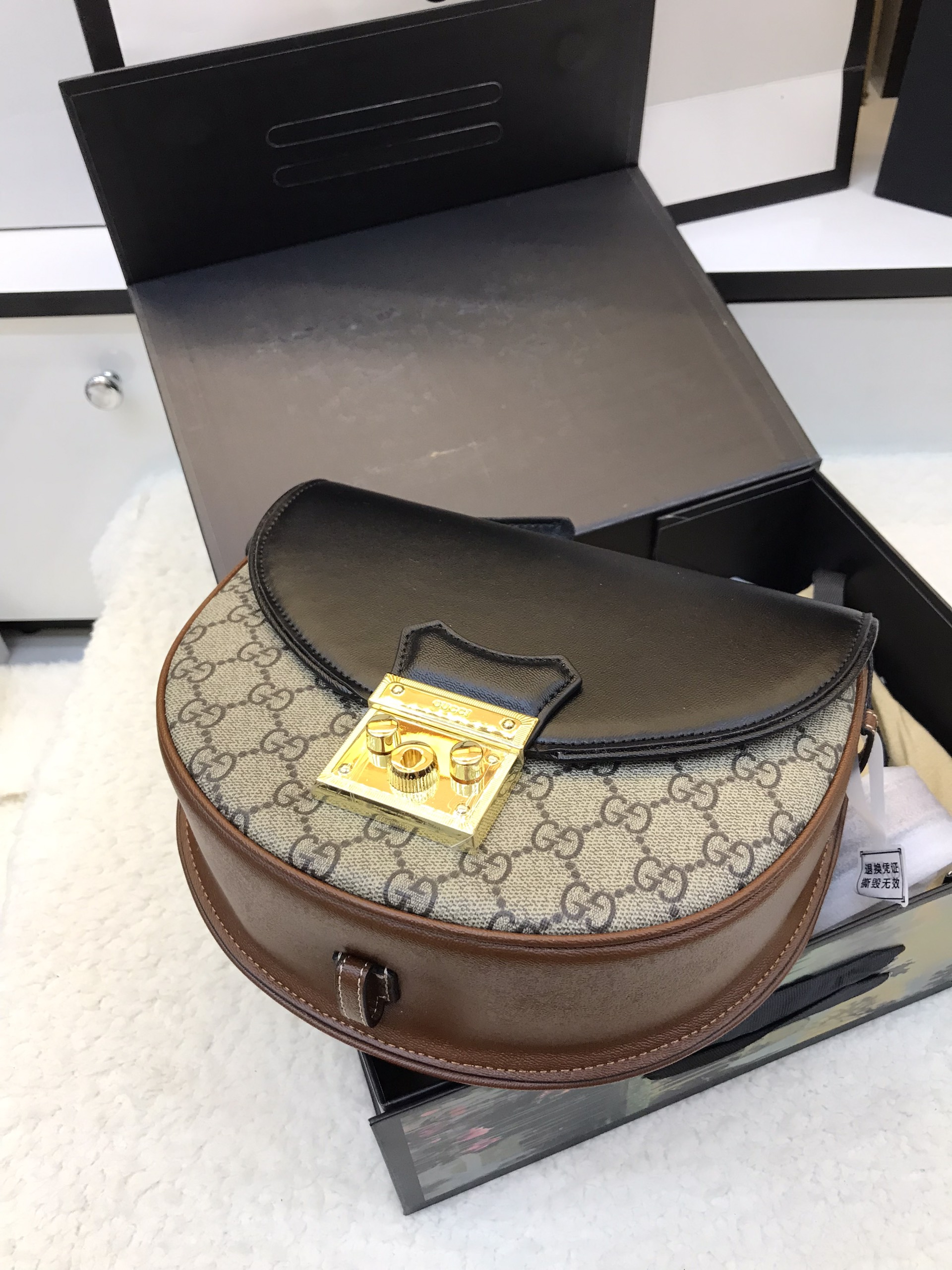 Túi Xách Gucci Medium GG Supreme Padlock Bag Màu Nâu