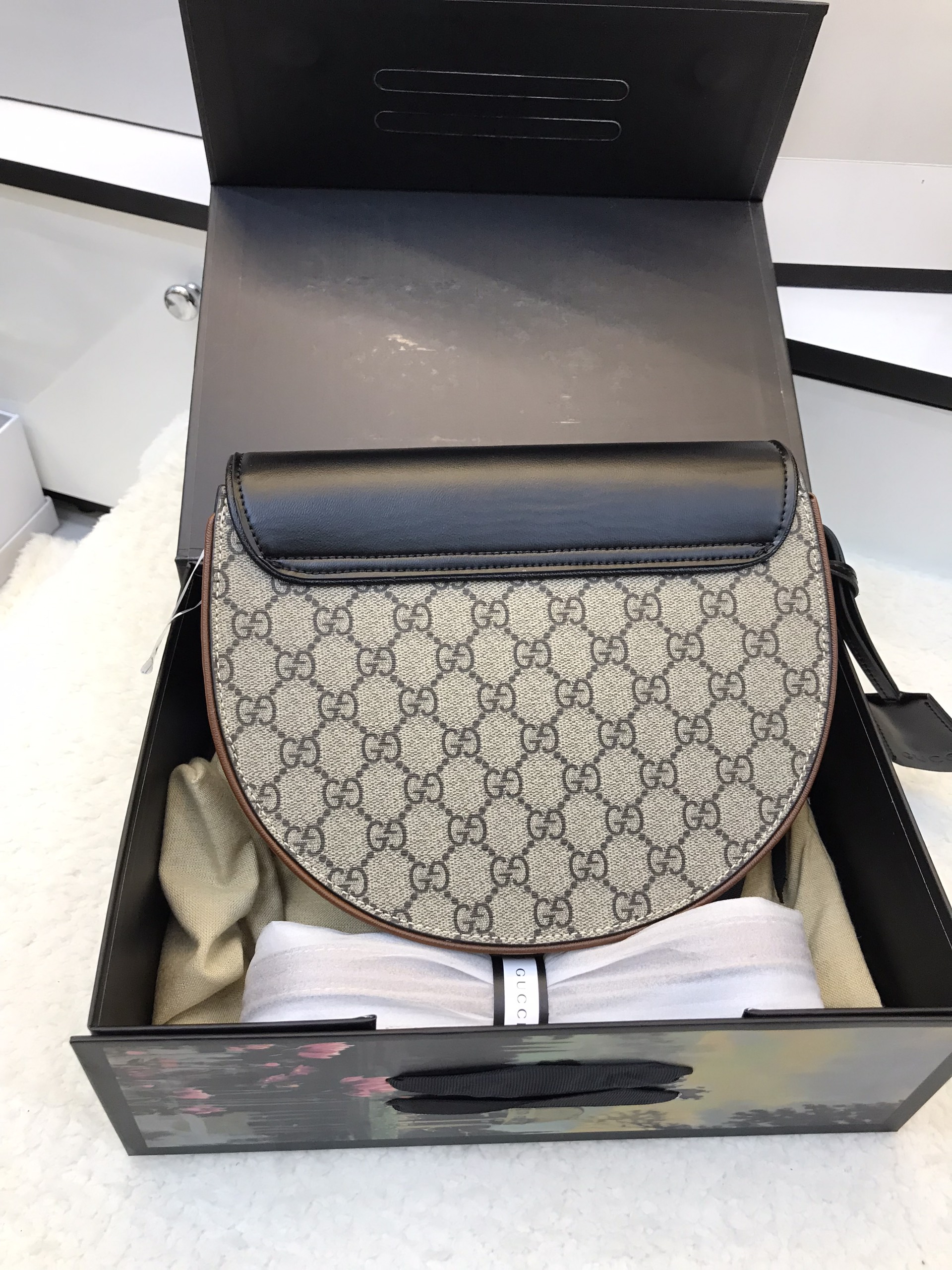 Túi Xách Gucci Medium GG Supreme Padlock Bag Màu Nâu
