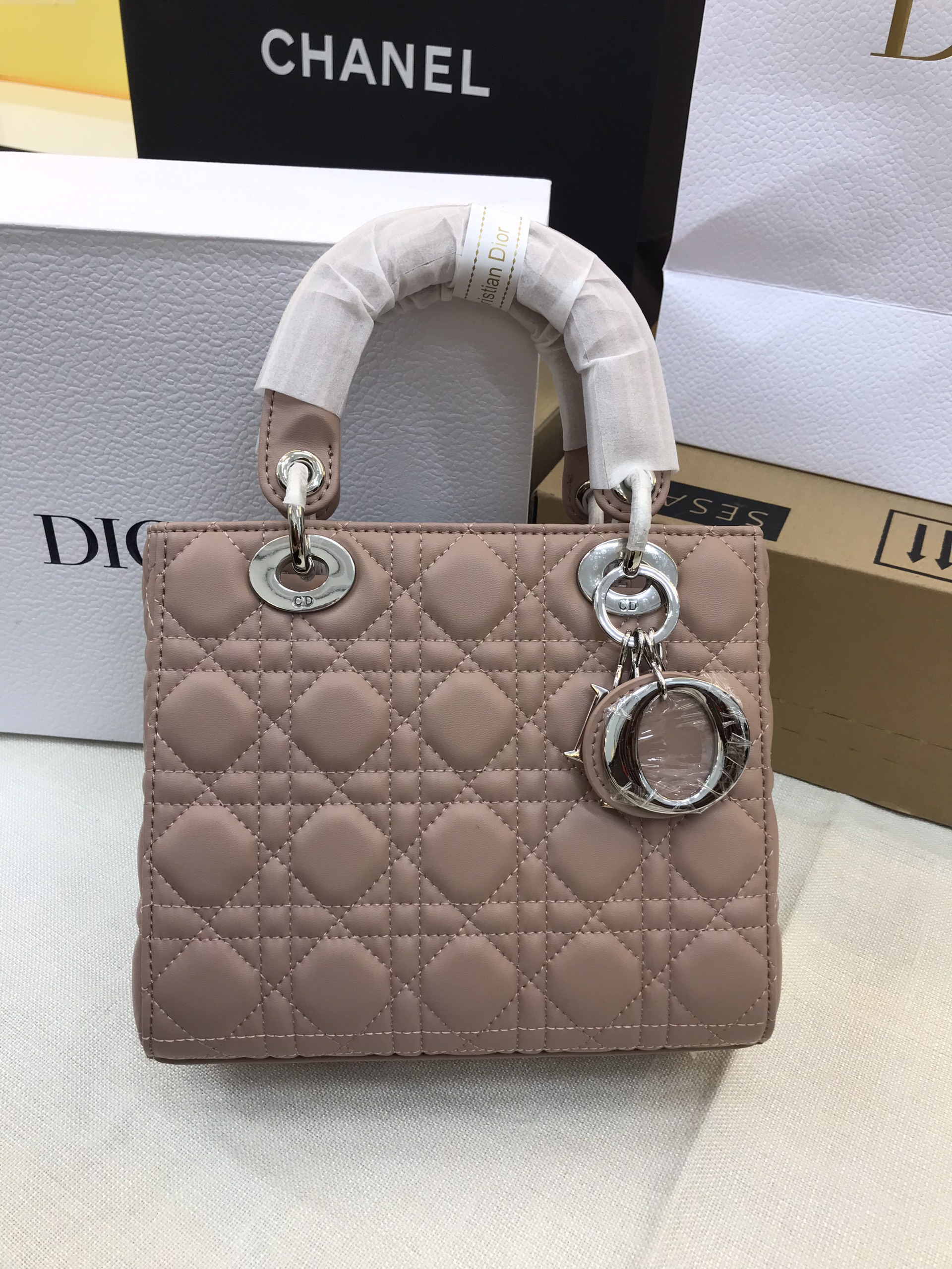 Túi Xách Dior Lady Super Da Lì Màu Hồng Size 21cm