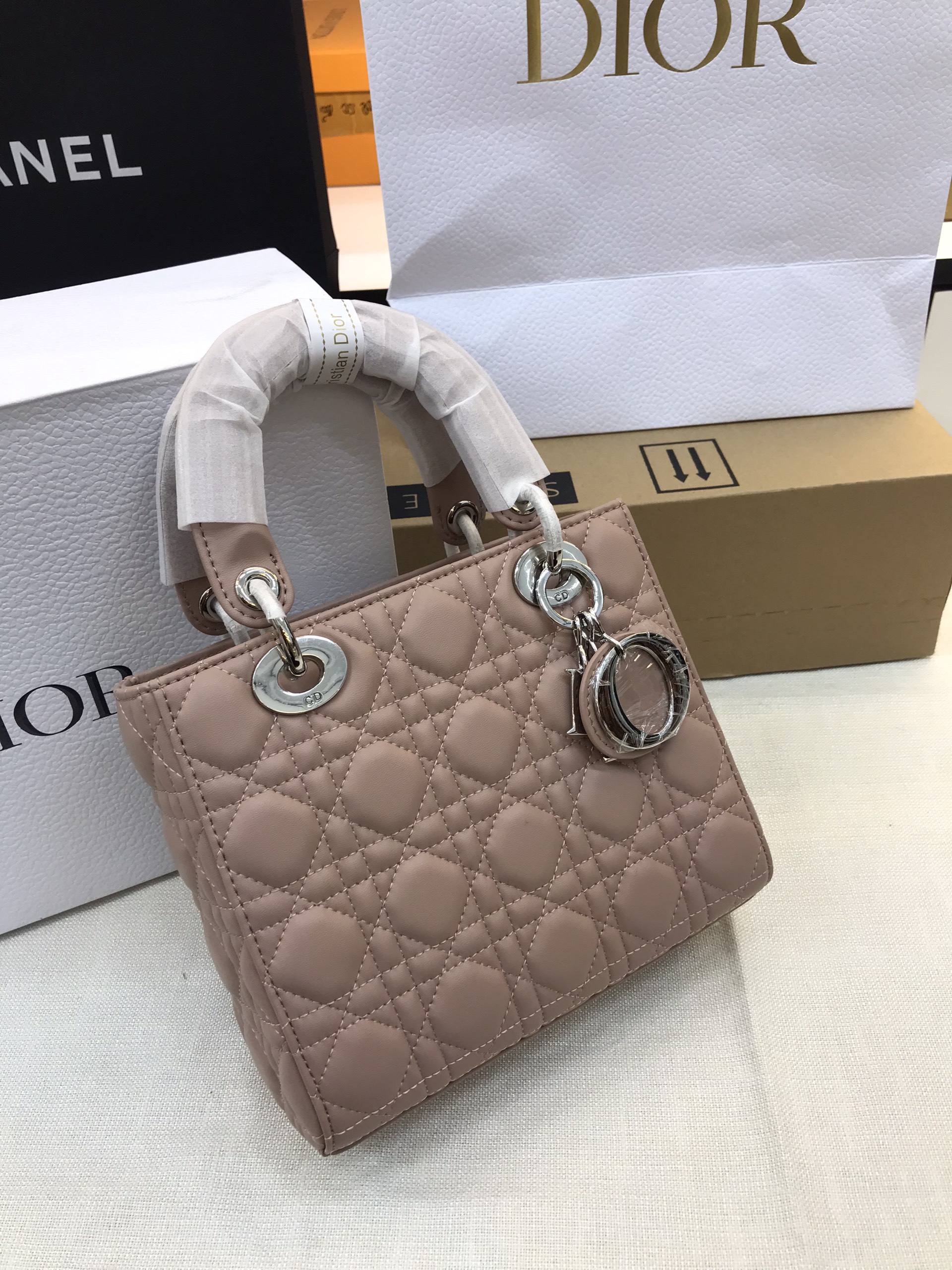 Túi Xách Dior Lady Super Da Lì Màu Hồng Size 21cm