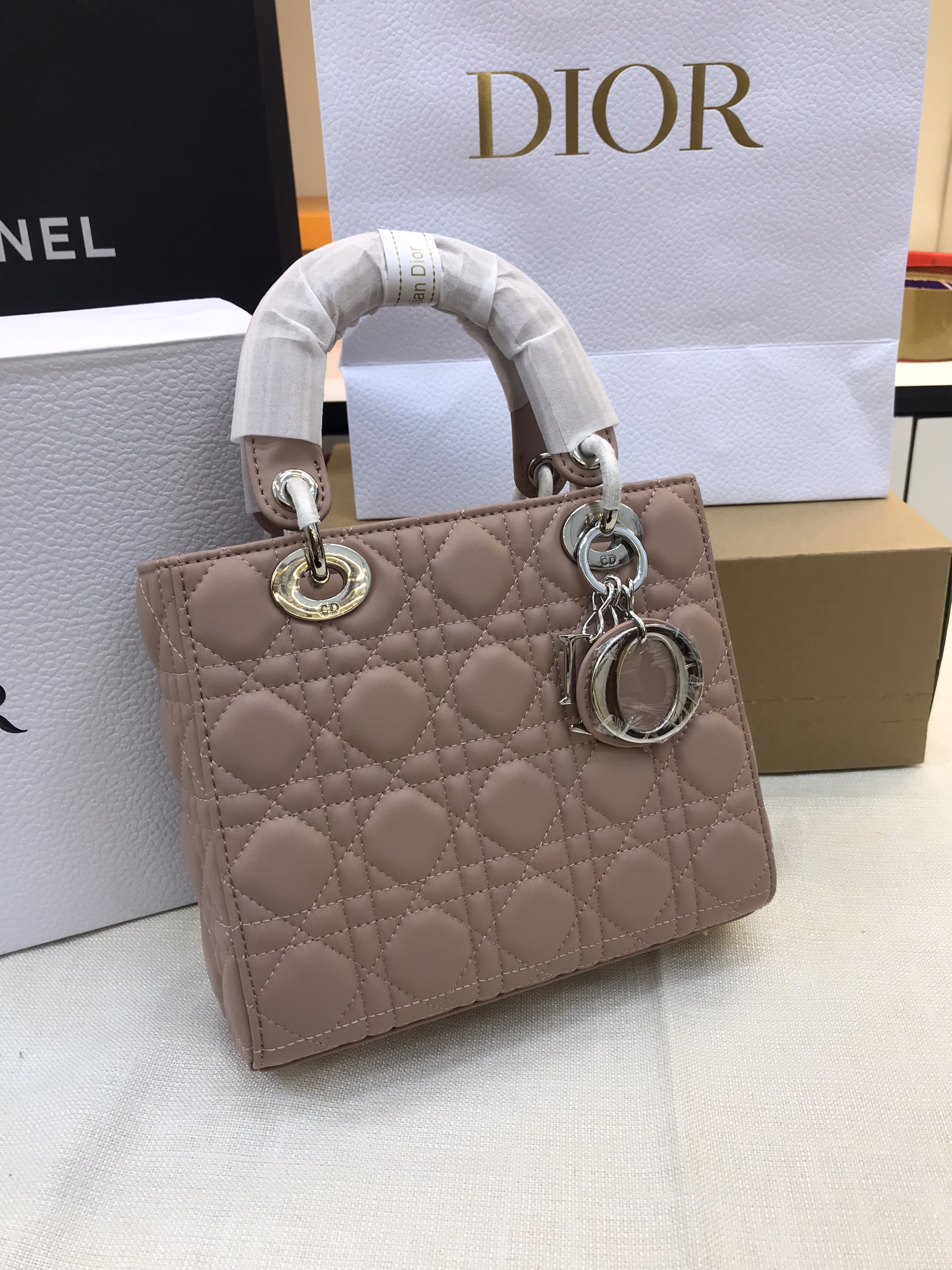 Túi Xách Dior Lady Super Da Lì Màu Hồng Size 21cm