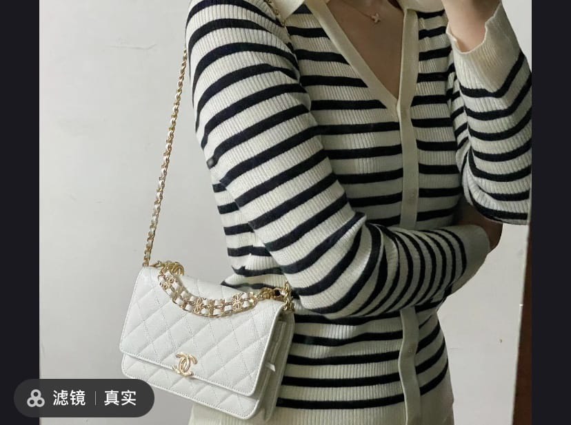 Túi Xách Chanel Woc Super Grain Effect Màu Trắng Khóa Vàng Size 20cm