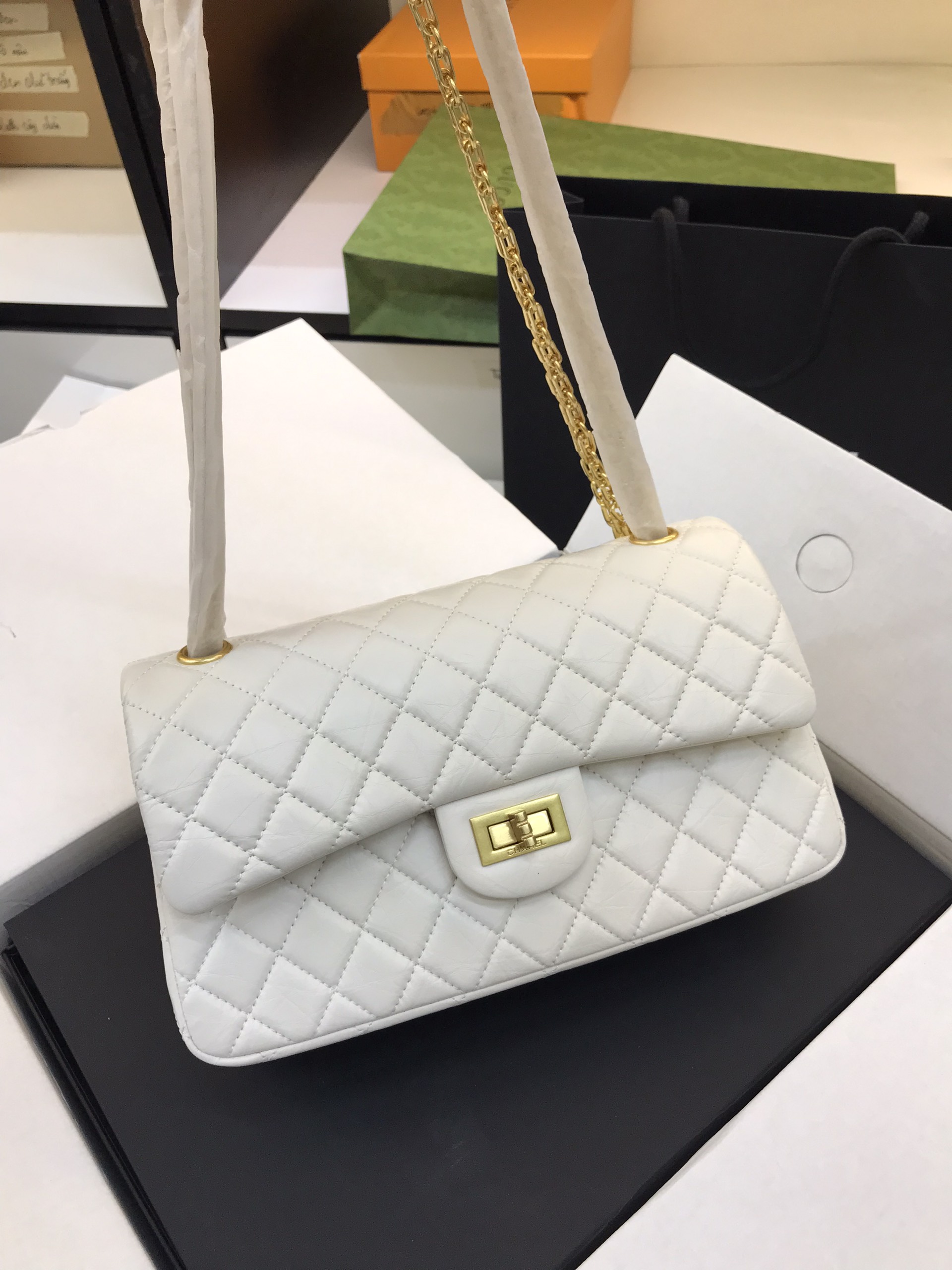 Túi Xách Chanel Classic Super Reissue Màu Trắng Khóa Vàng Size 26cm
