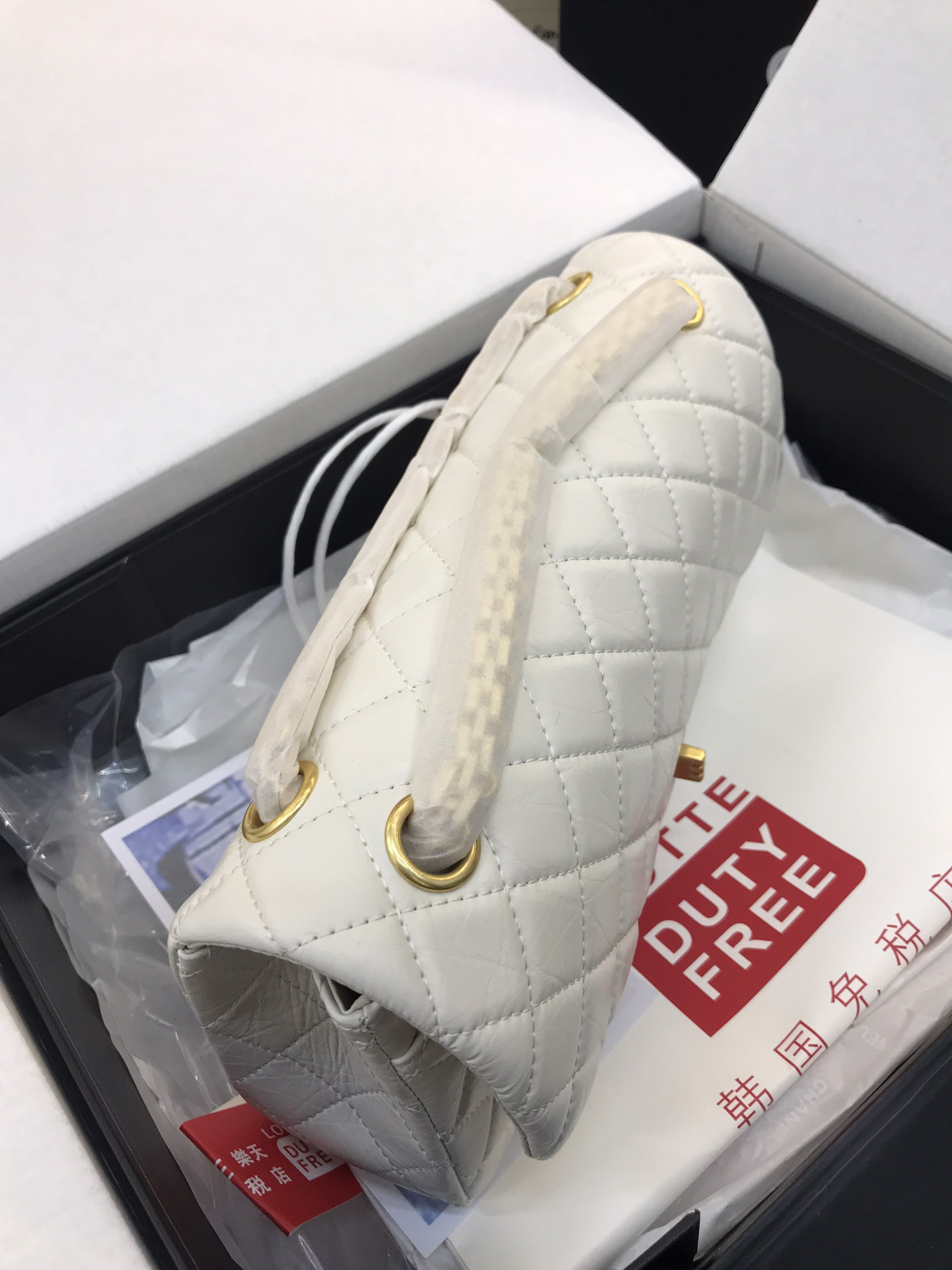 Túi Xách Chanel Classic Super Reissue Màu Trắng Khóa Vàng Size 26cm