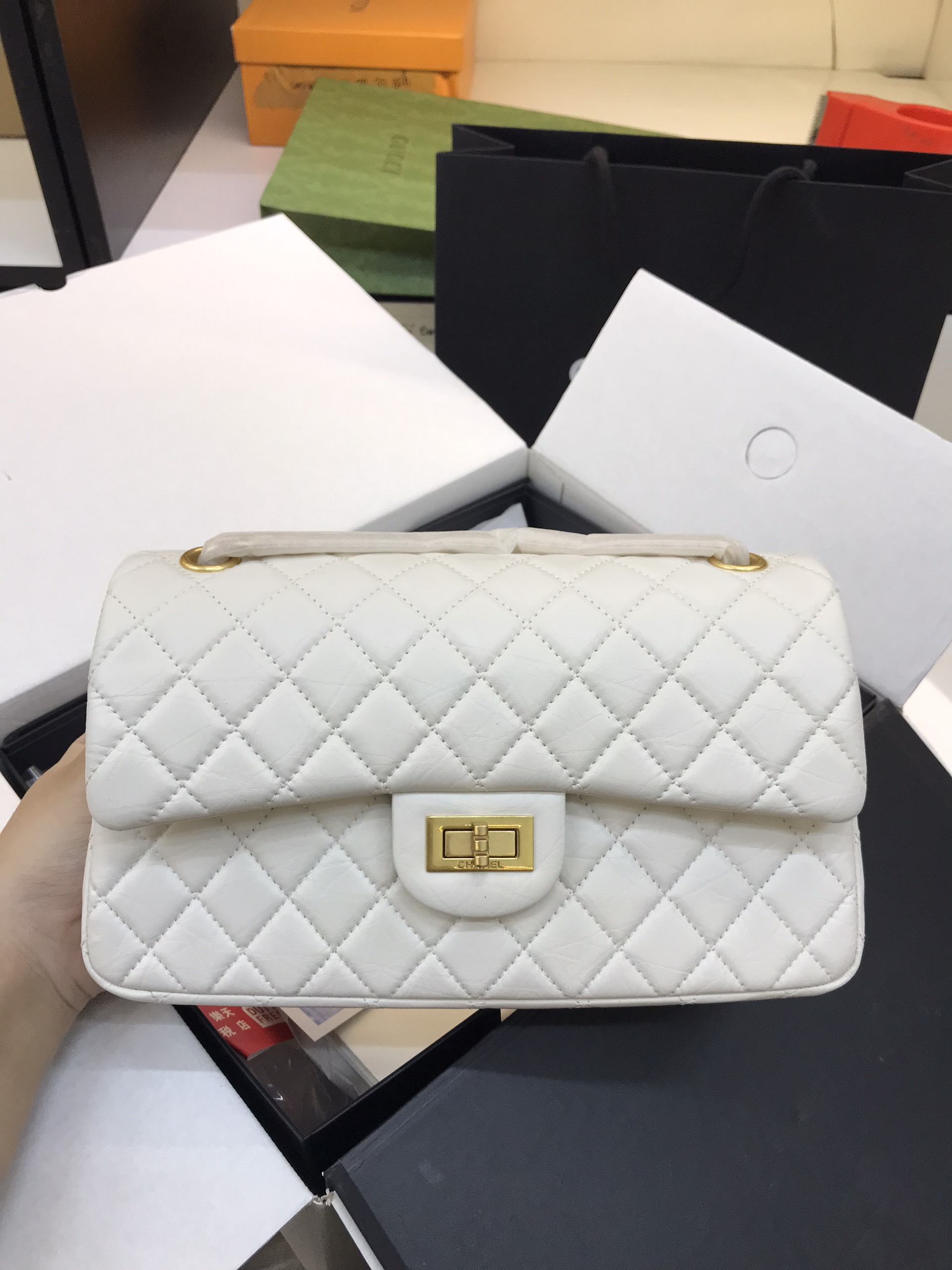 Túi Xách Chanel Classic Super Reissue Màu Trắng Khóa Vàng Size 26cm