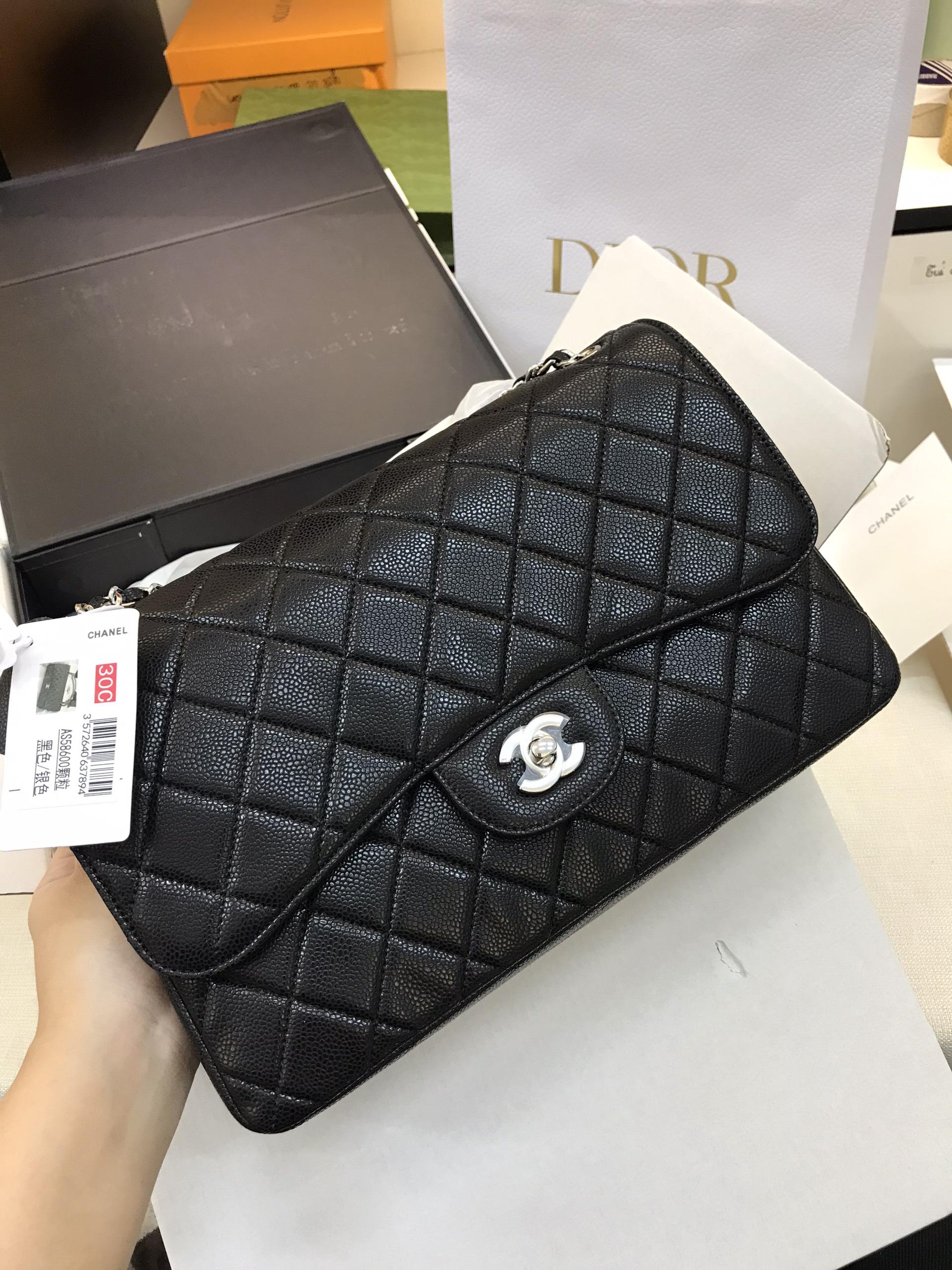 Túi Xách Chanel Classic Super Màu Đen Da Hạt Khóa Bạc Size 30cm