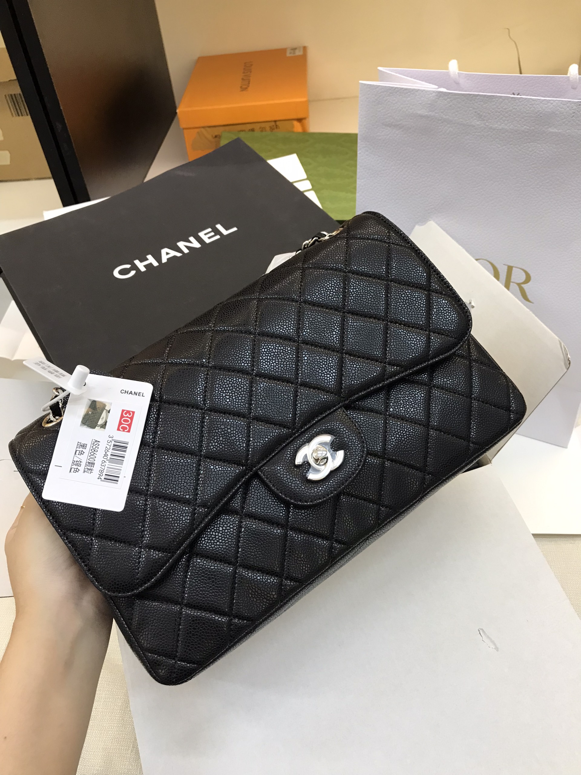 Túi Xách Chanel Classic Super Màu Đen Da Hạt Khóa Bạc Size 30cm