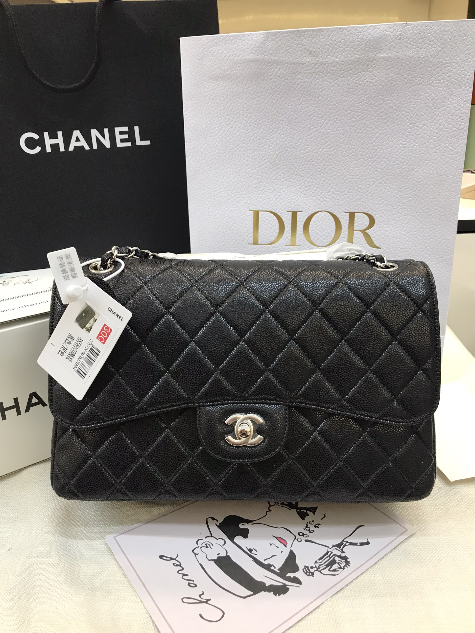 Túi Xách Chanel Classic Super Màu Đen Da Hạt Khóa Bạc Size 30cm