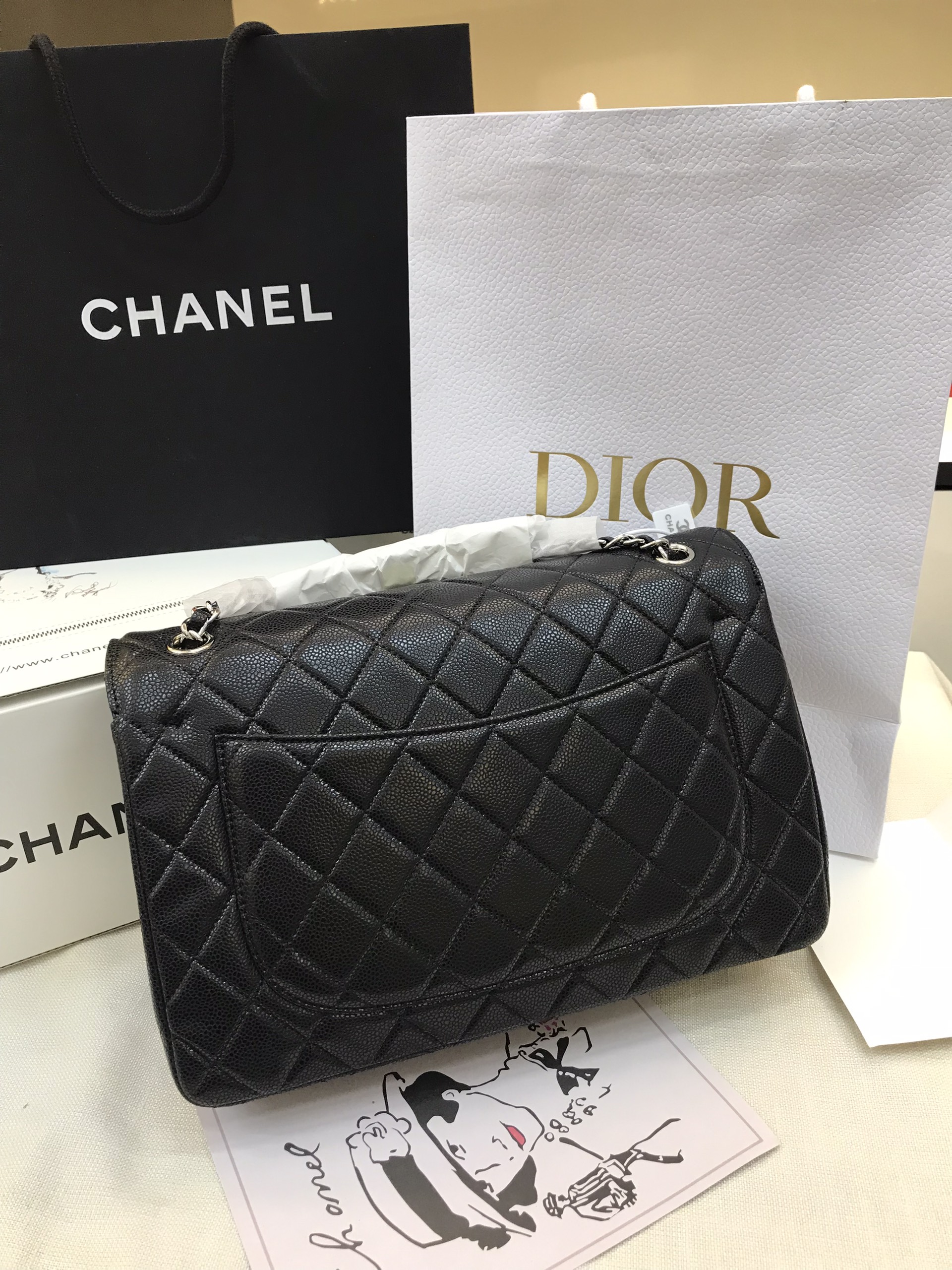 Túi Xách Chanel Classic Super Màu Đen Da Hạt Khóa Bạc Size 30cm