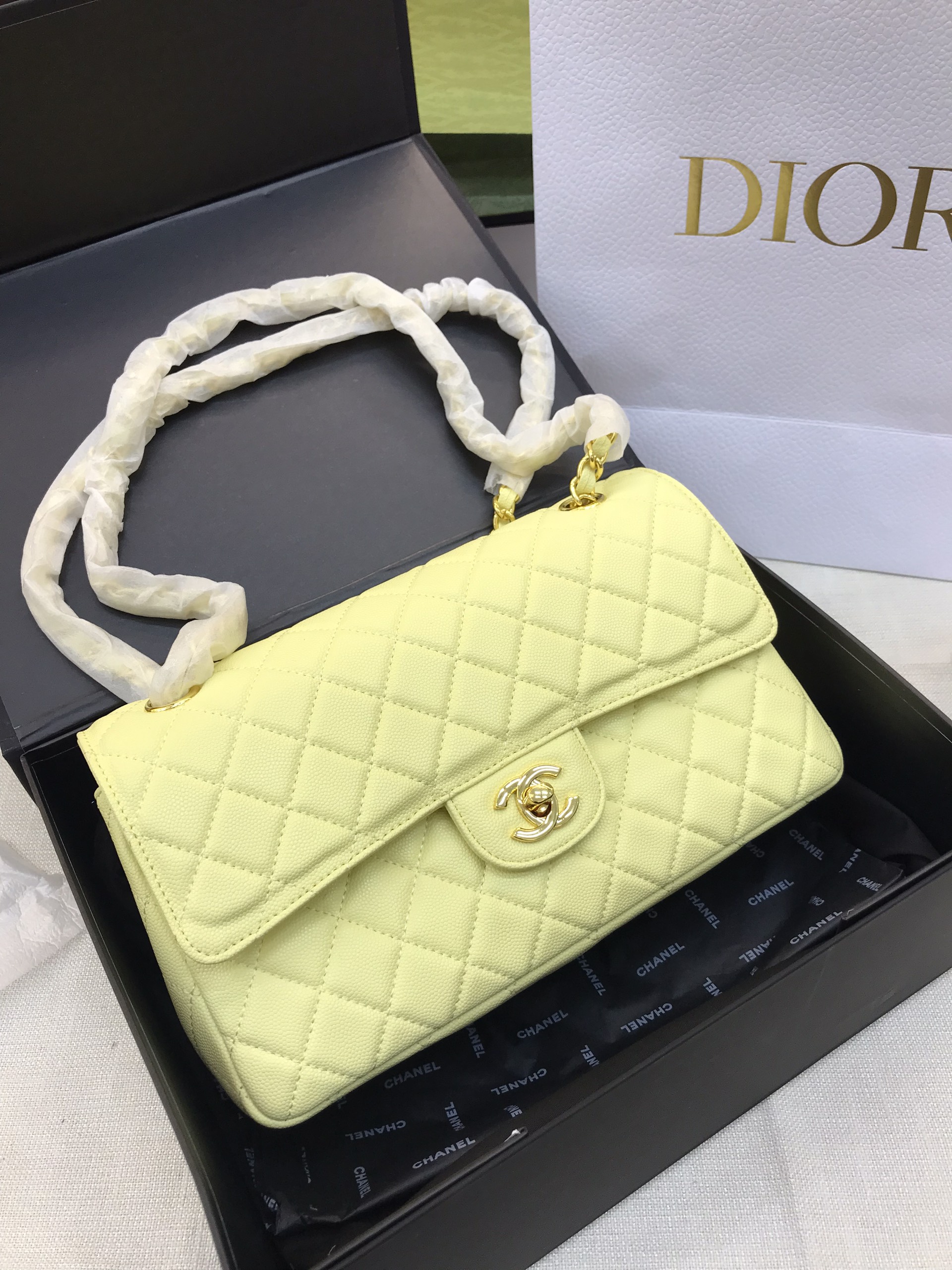 Túi Xách Chanel Classic Super Màu Vàng Chanh Khóa Vàng Size 26cm
