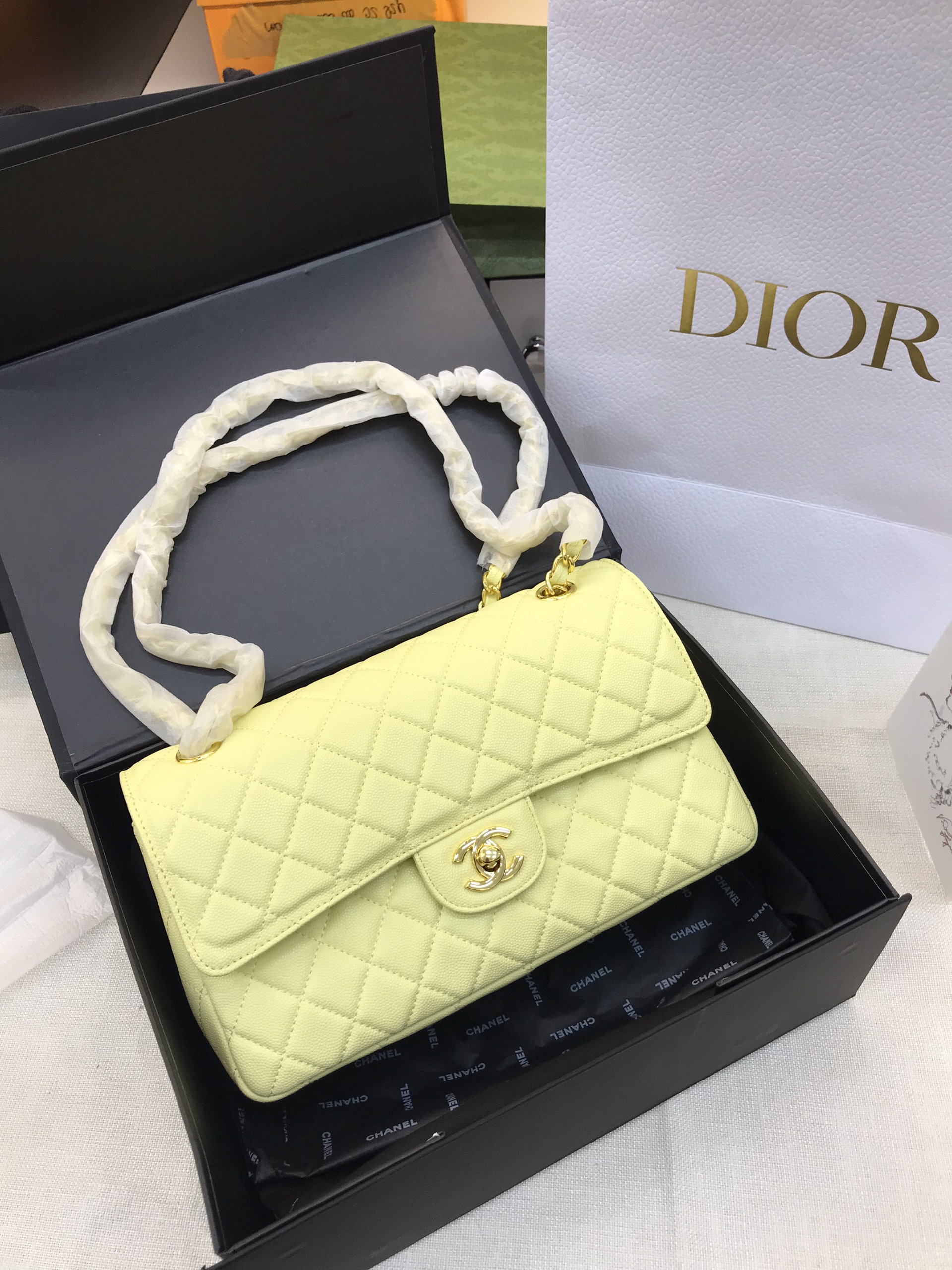 Túi Xách Chanel Classic Super Màu Vàng Chanh Khóa Vàng Size 26cm