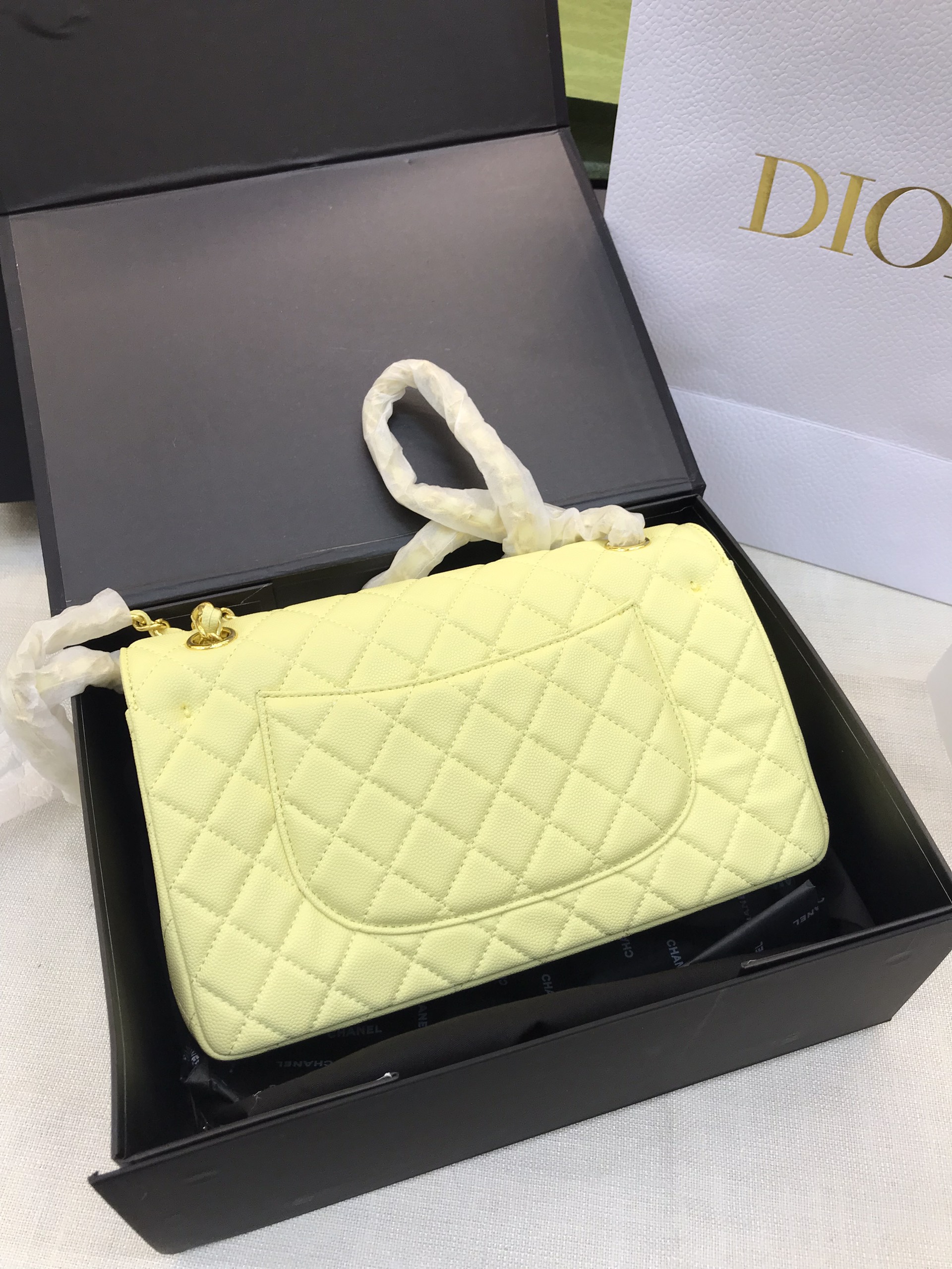Túi Xách Chanel Classic Super Màu Vàng Chanh Khóa Vàng Size 26cm