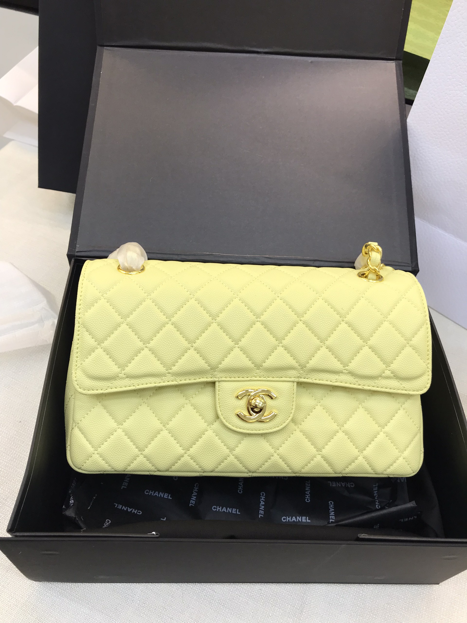 Túi Xách Chanel Classic Super Màu Vàng Chanh Khóa Vàng Size 26cm