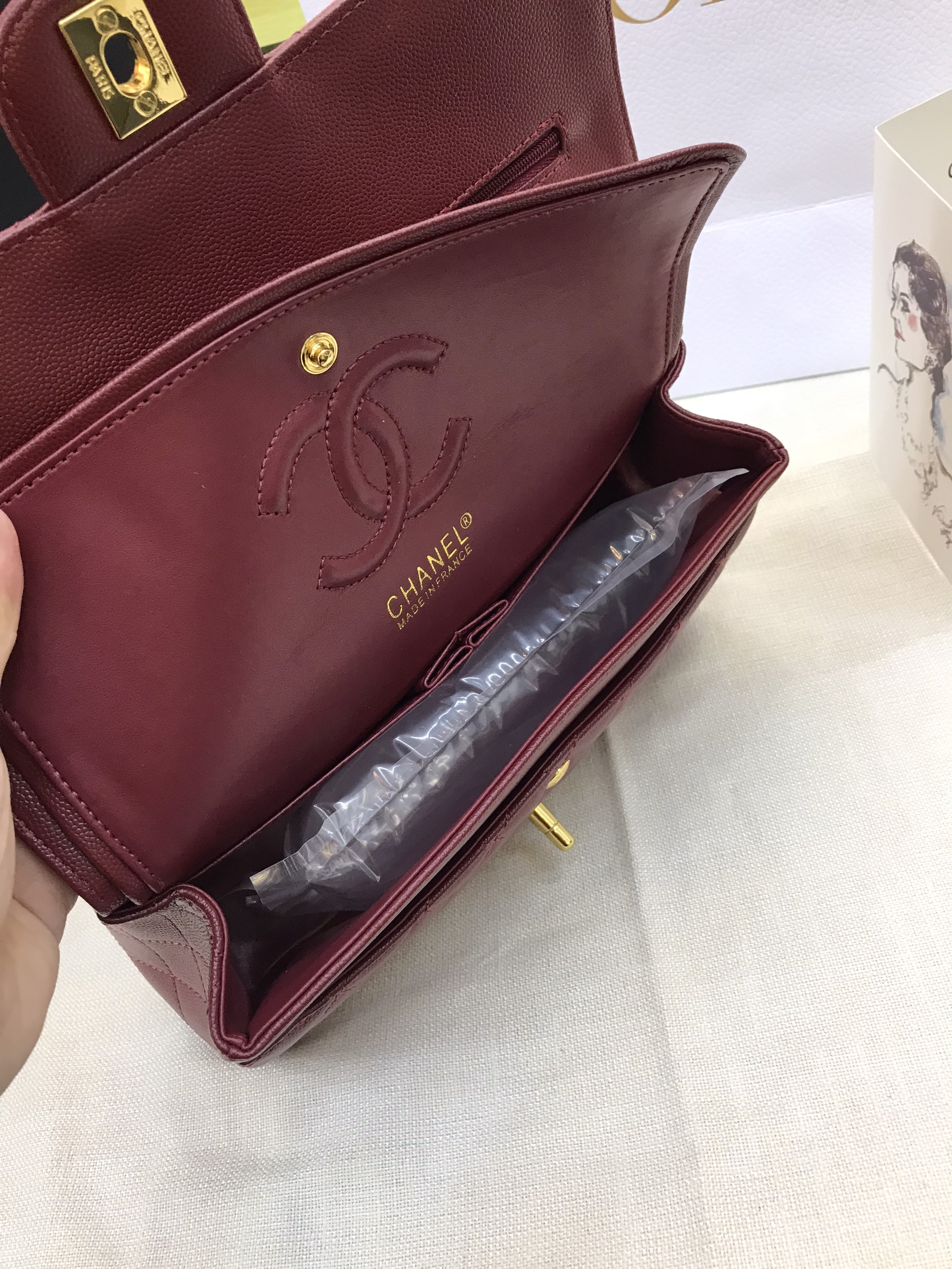 Túi Xách Chanel Classic Super Màu Đỏ Đô Khóa Vàng Size 26cm
