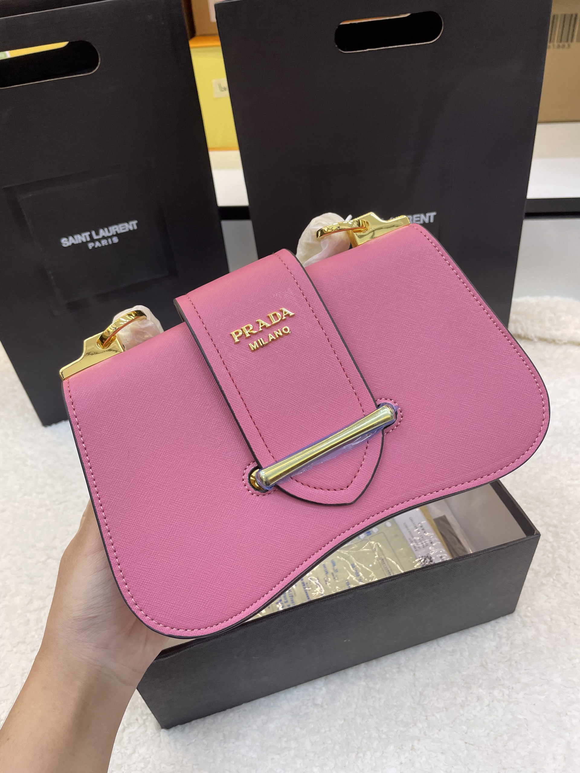 Túi Xách Prada Pattina Super Màu Hồng Khóa Vàng Size 24cm