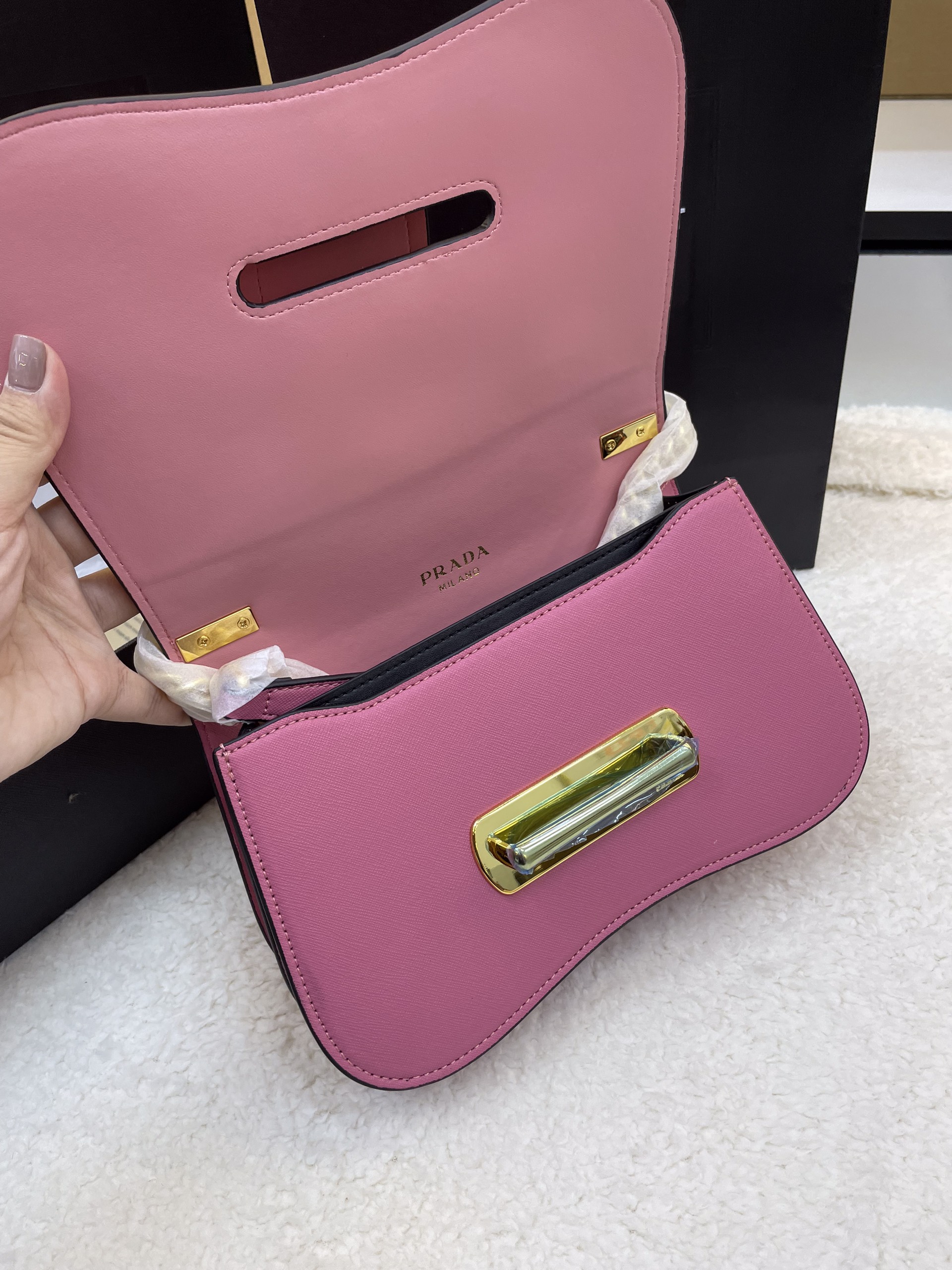 Túi Xách Prada Pattina Super Màu Hồng Khóa Vàng Size 24cm