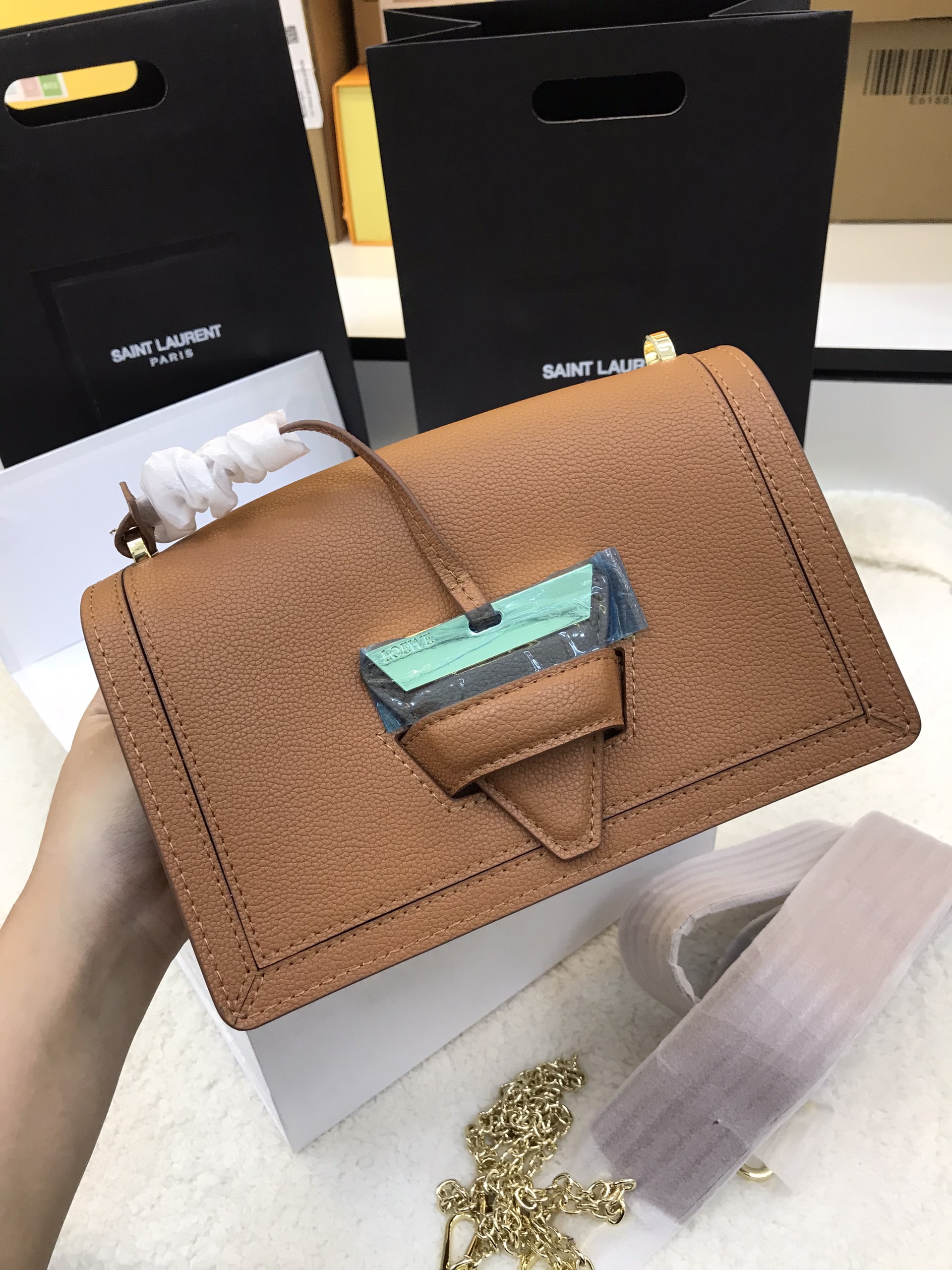 Túi Xách Loewe Super Pattina Saddle Bag Màu Hồng Size 25cm