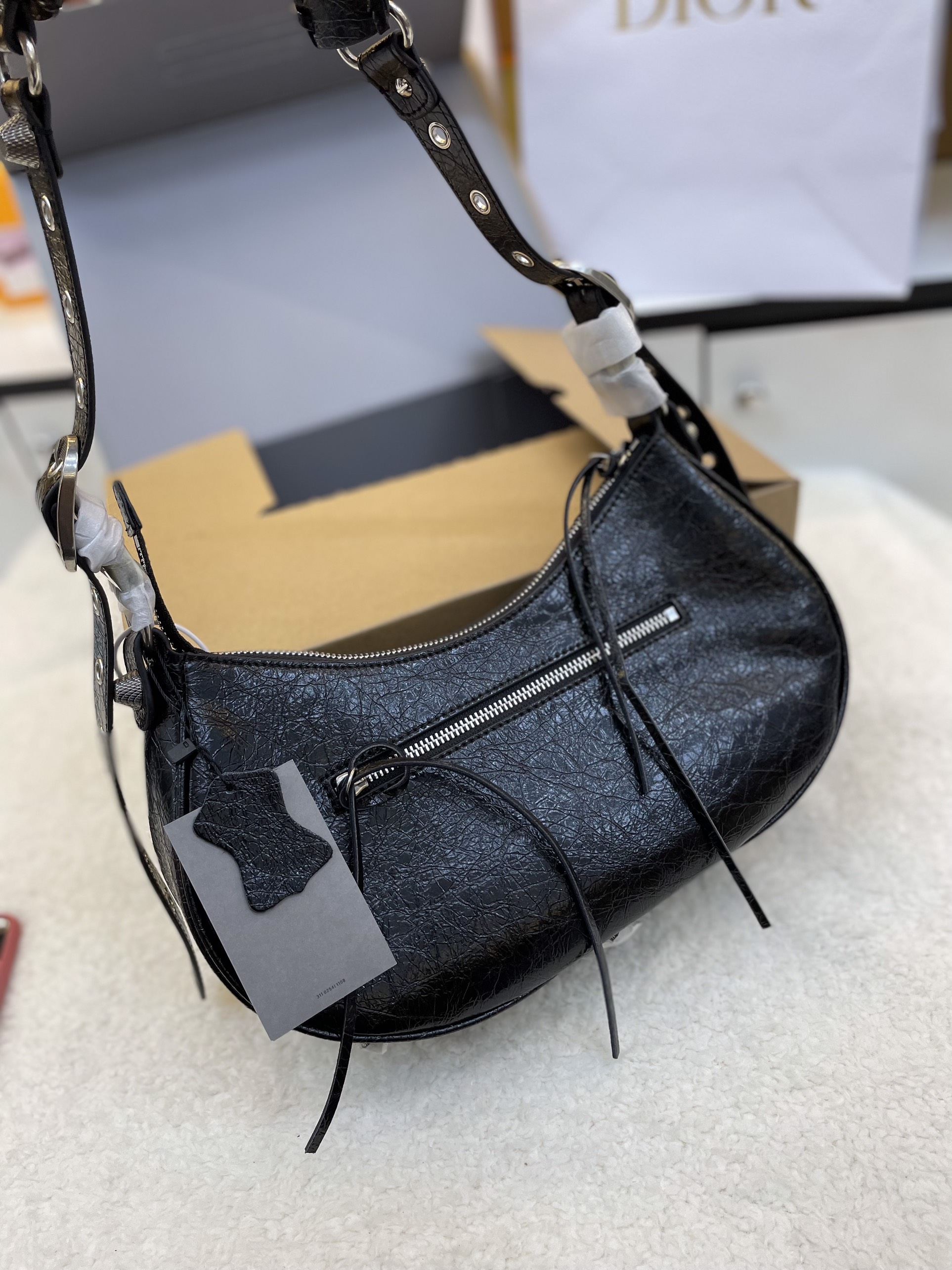 Túi Xách Balenciaga Super Màu Đen Bóng  Size 33cm