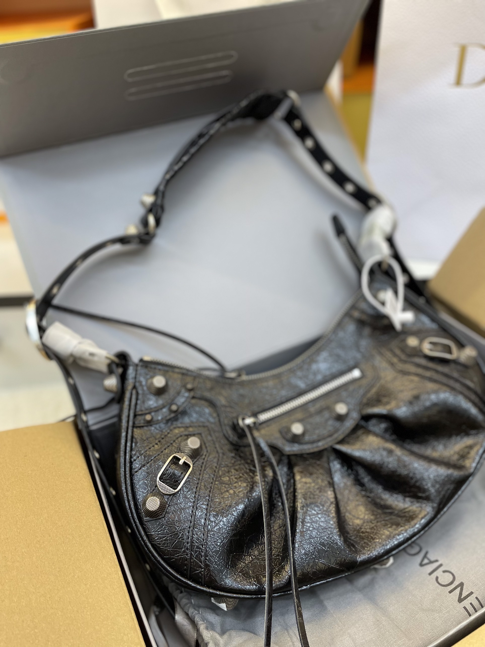 Túi Xách Balenciaga Super Màu Đen Bóng  Size 33cm