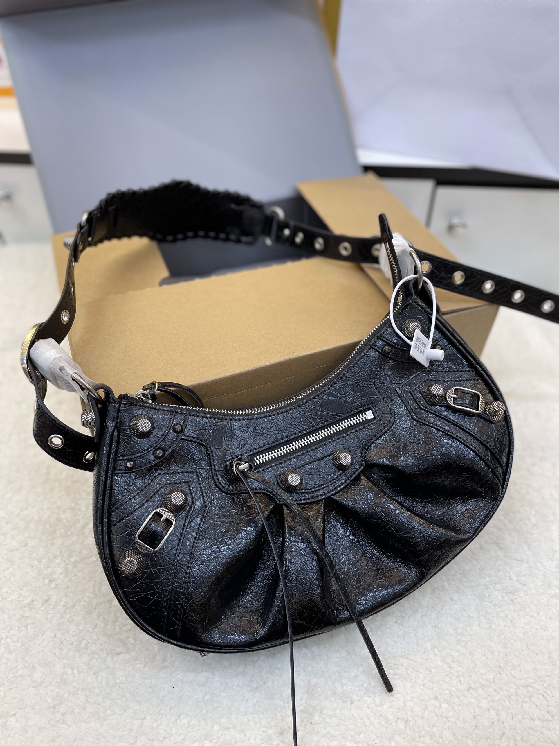 Túi Xách Balenciaga Super Màu Đen Bóng  Size 33cm
