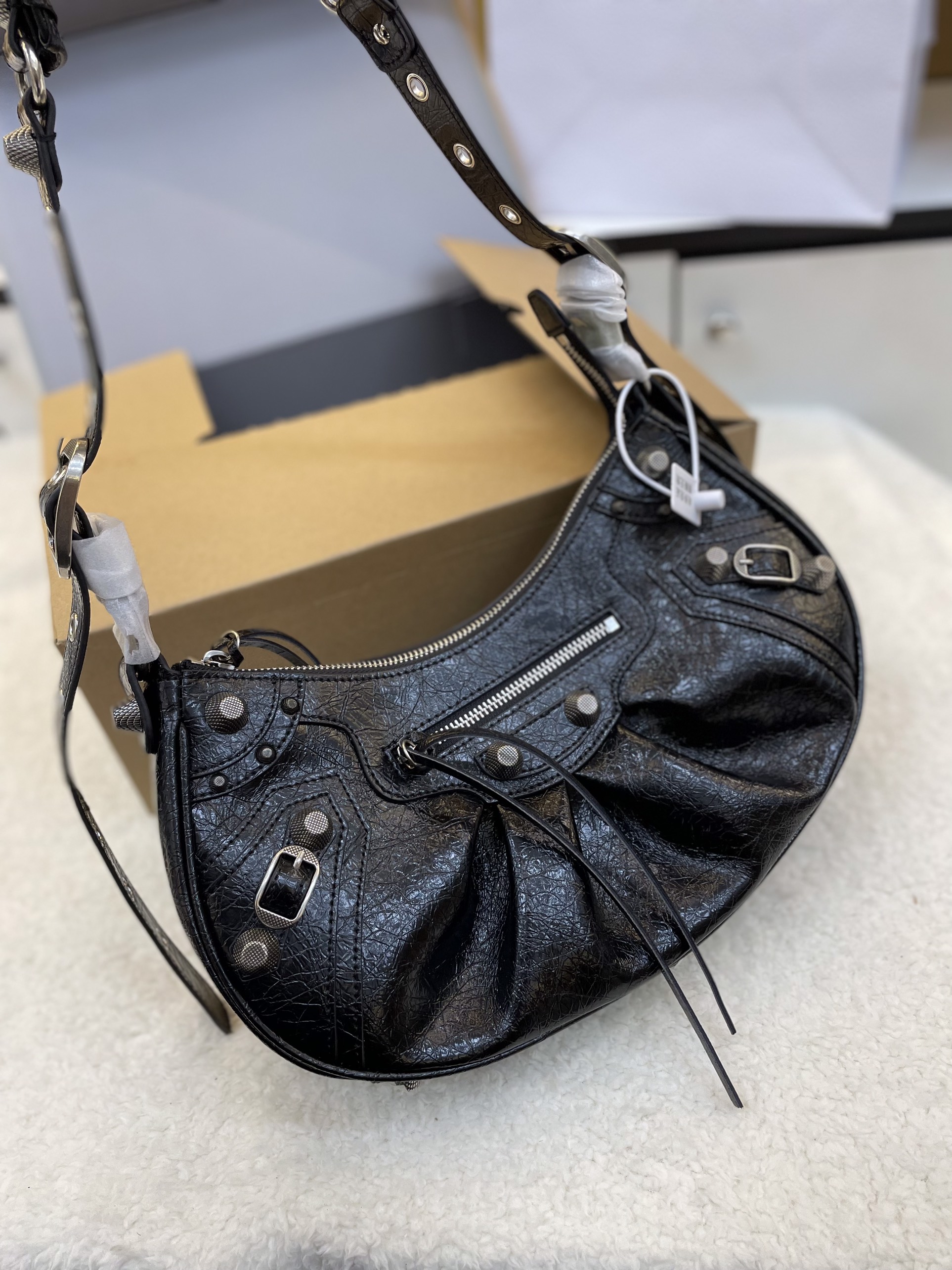 Túi Xách Balenciaga Super Màu Đen Bóng  Size 33cm