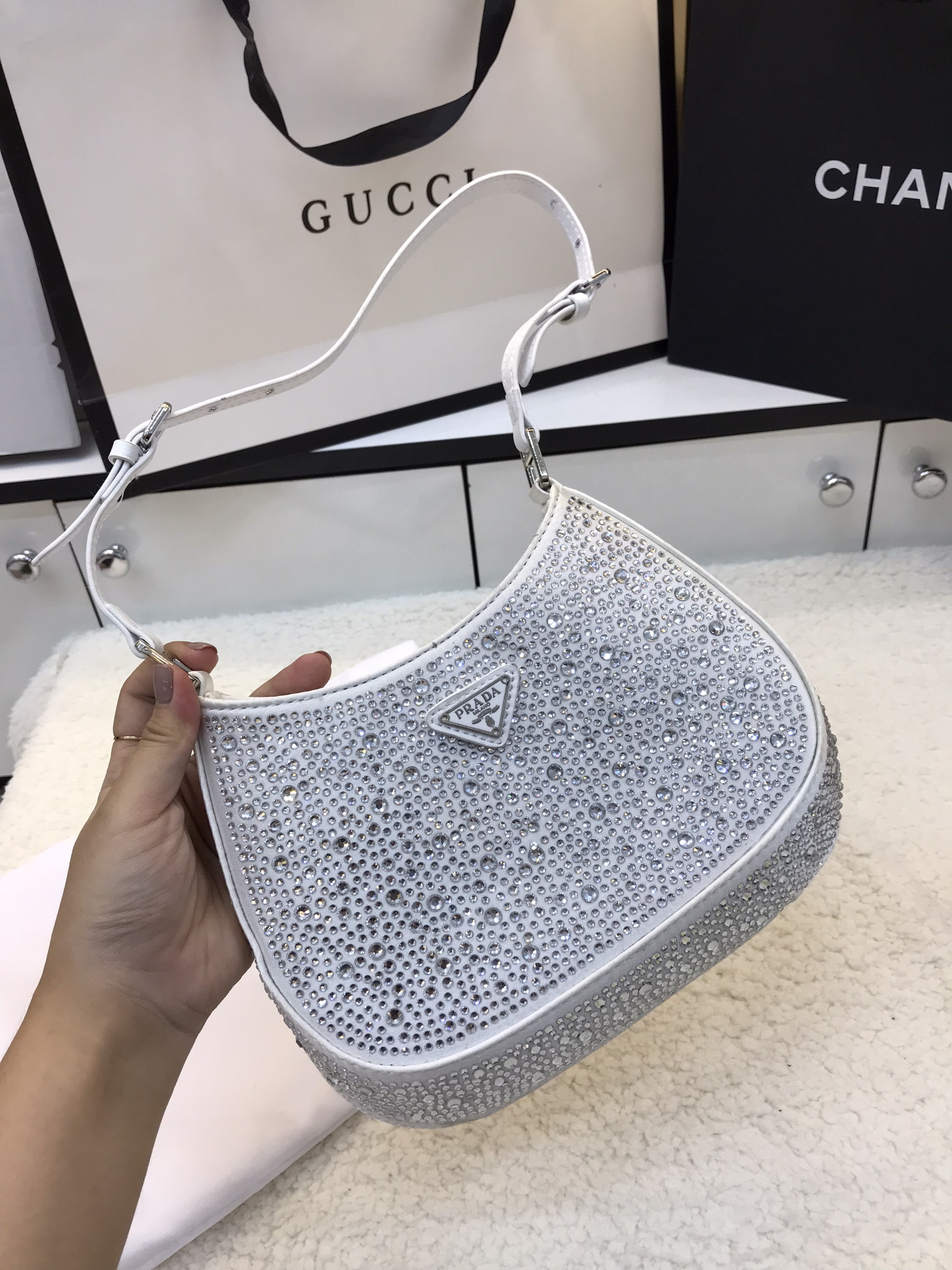 Túi Xách Prada Cleo Super Glitter Màu Trắng Size 24cm