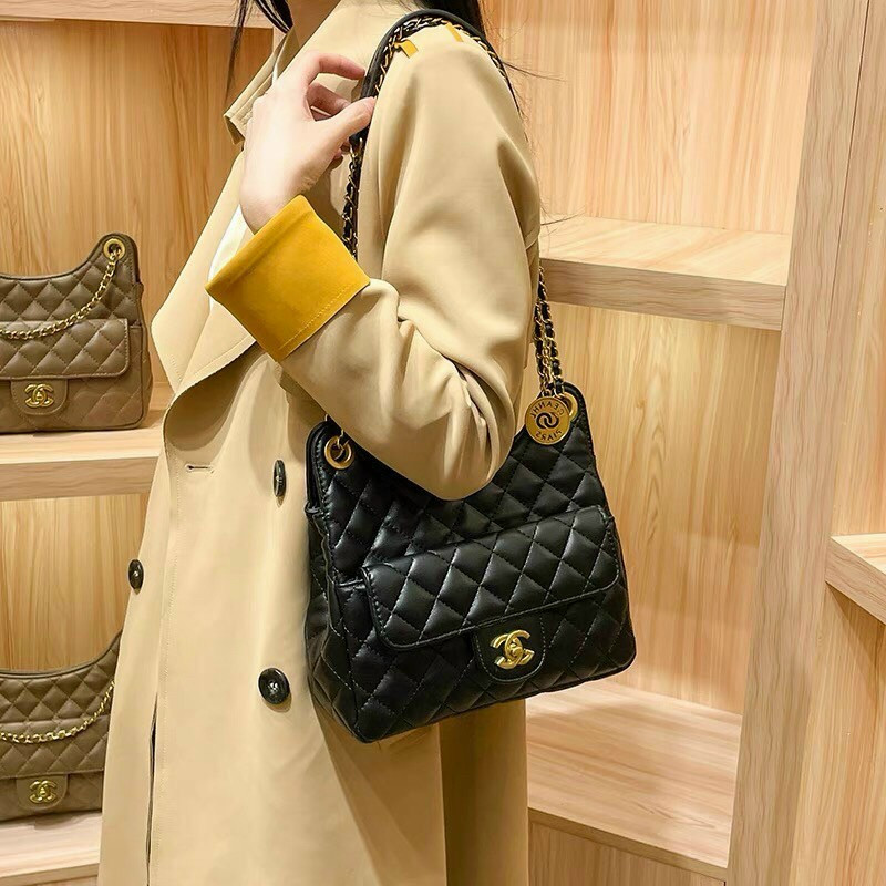 Túi Xách Chanel Hobo Super Màu Đen Khóa Vàng Size 22cm