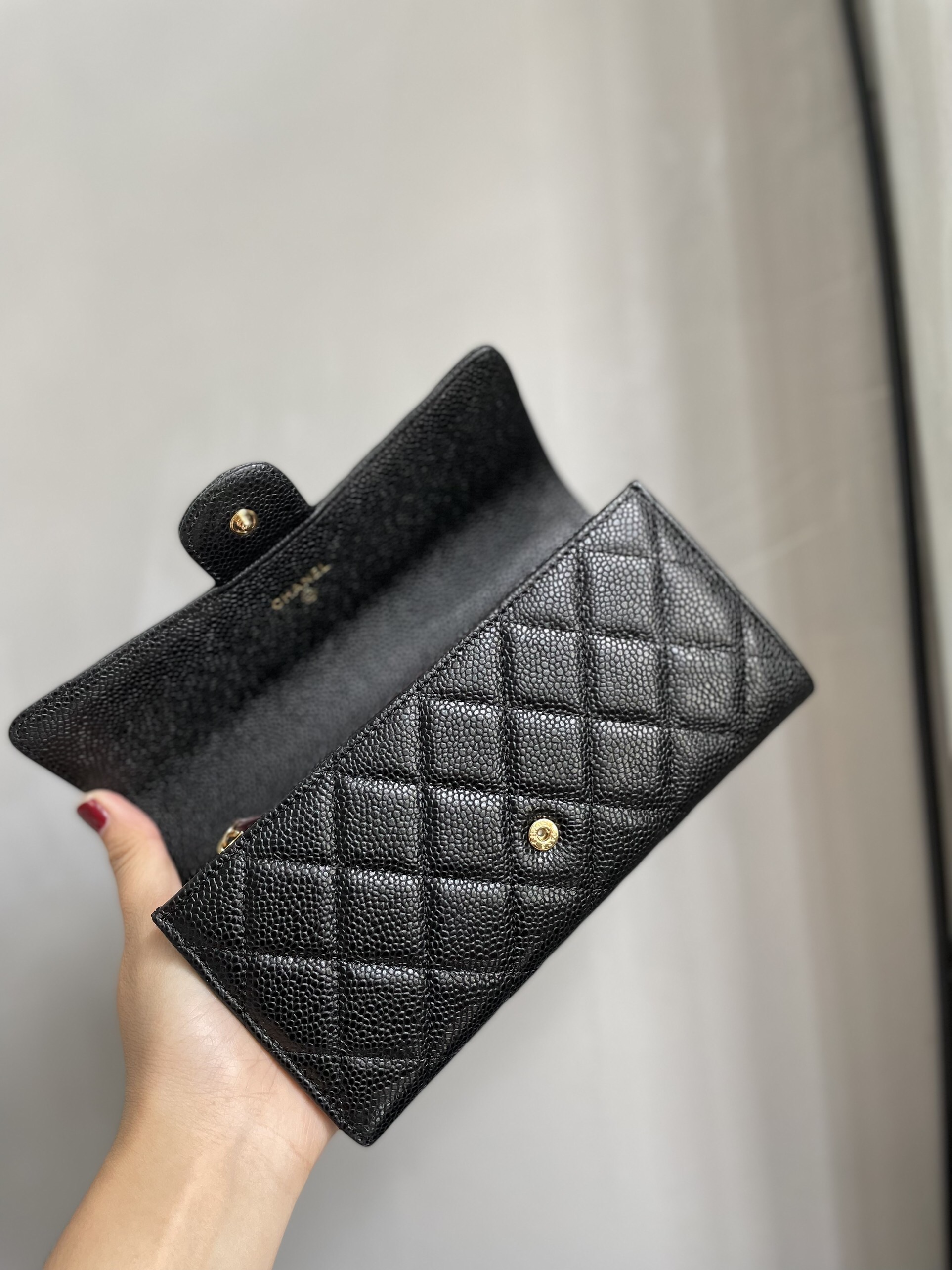 Ví Chanel Siêu Cấp Dáng Dài Màu Đen Da Hạt Size 20cm