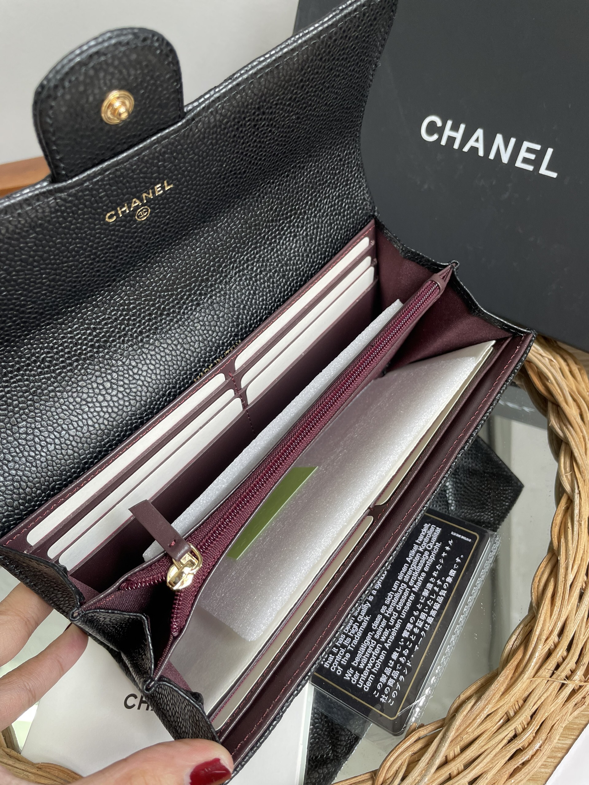 Ví Chanel Siêu Cấp Dáng Dài Màu Đen Da Hạt Size 20cm