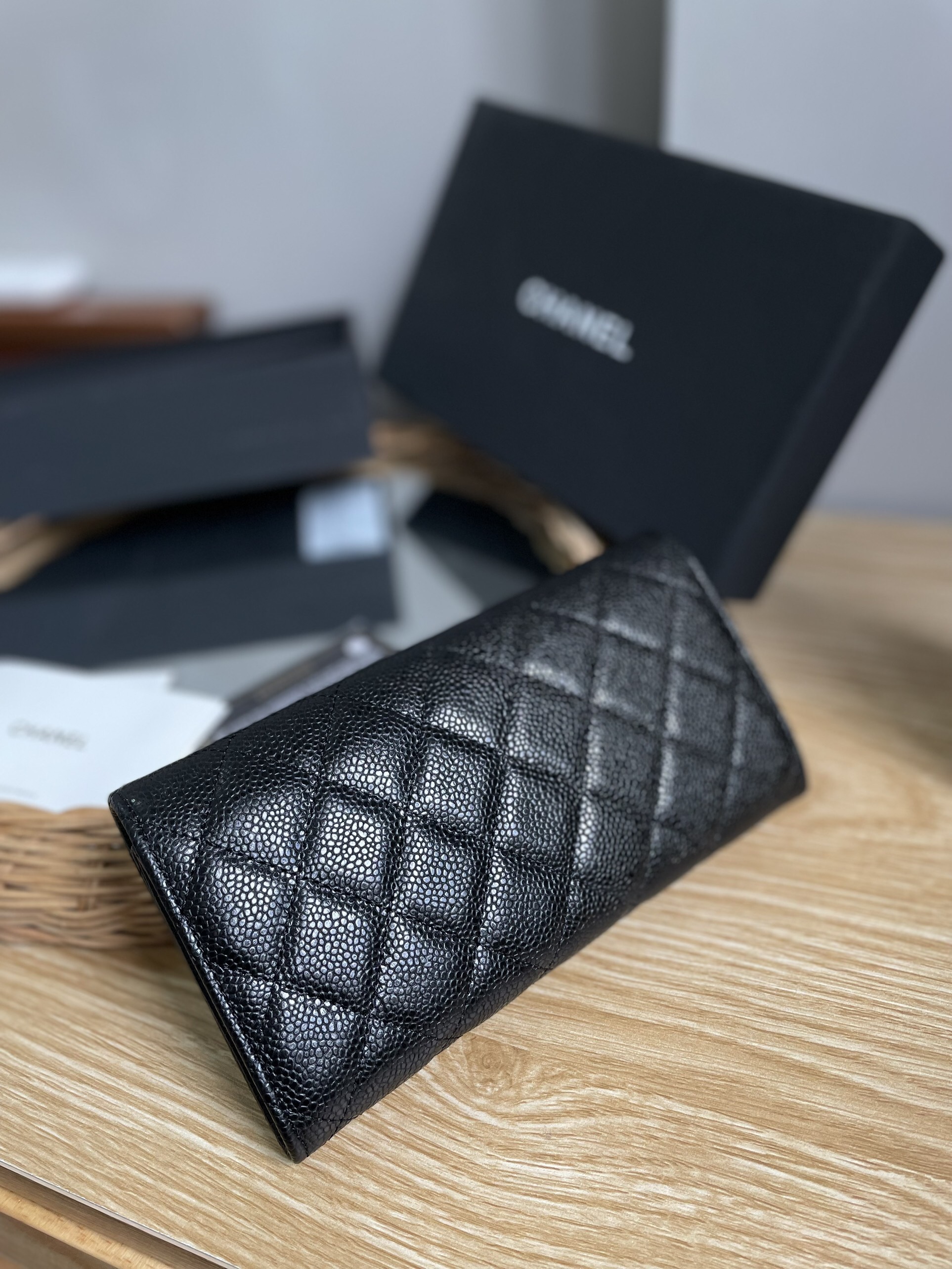 Ví Chanel Siêu Cấp Dáng Dài Màu Đen Da Hạt Size 20cm