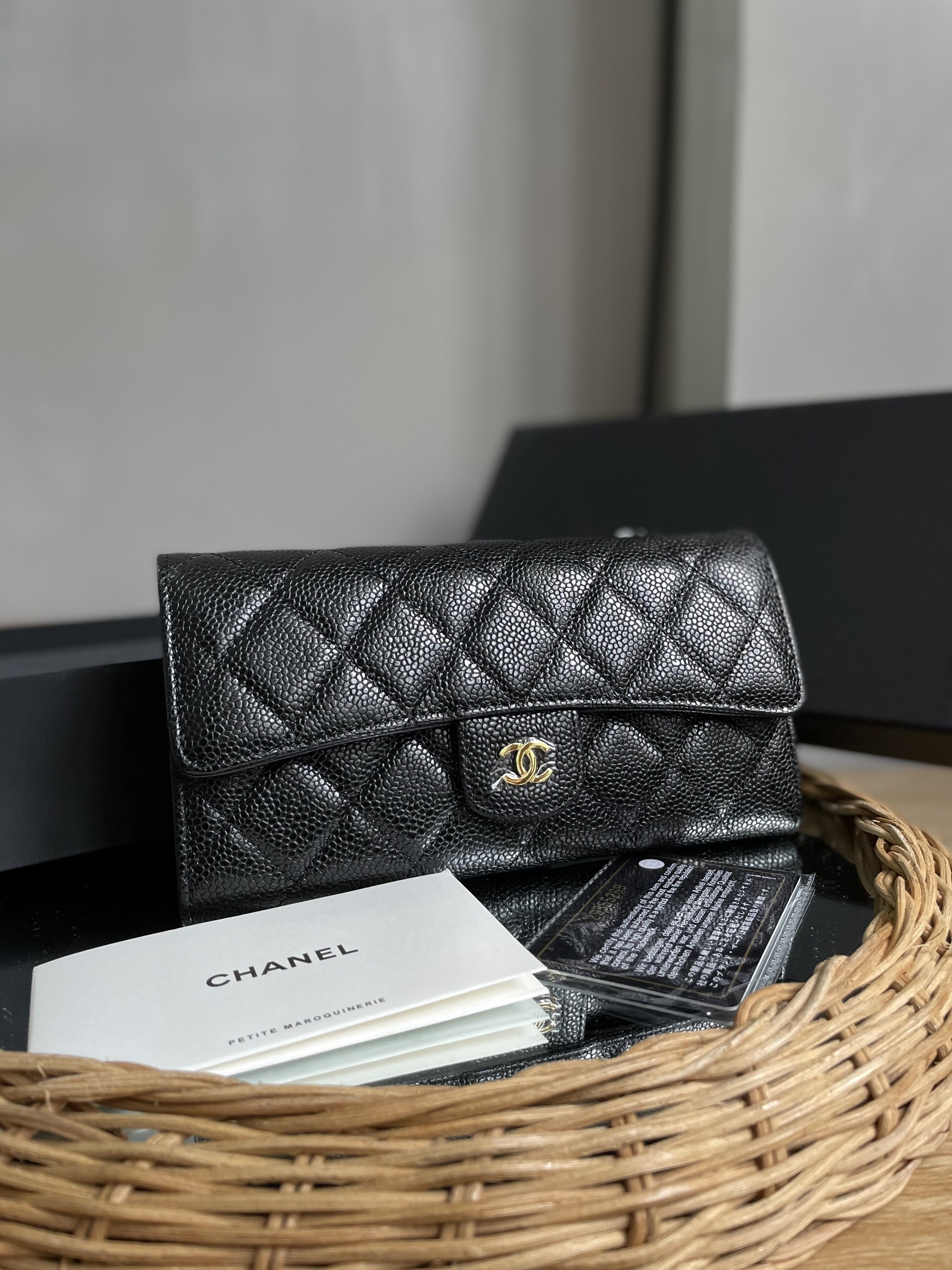Ví Chanel Siêu Cấp Dáng Dài Màu Đen Da Hạt Size 20cm