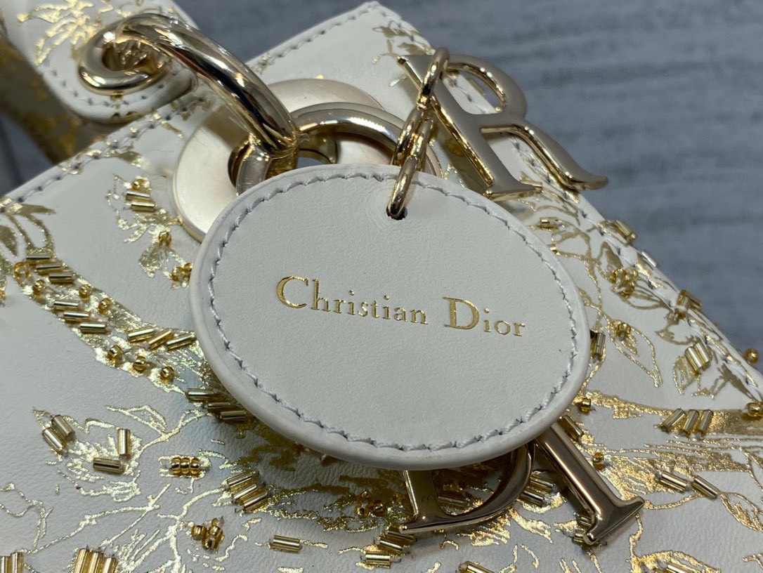 Túi Xách Dior Lady Siêu Cấp Thêu Chỉ Vàng M0505O