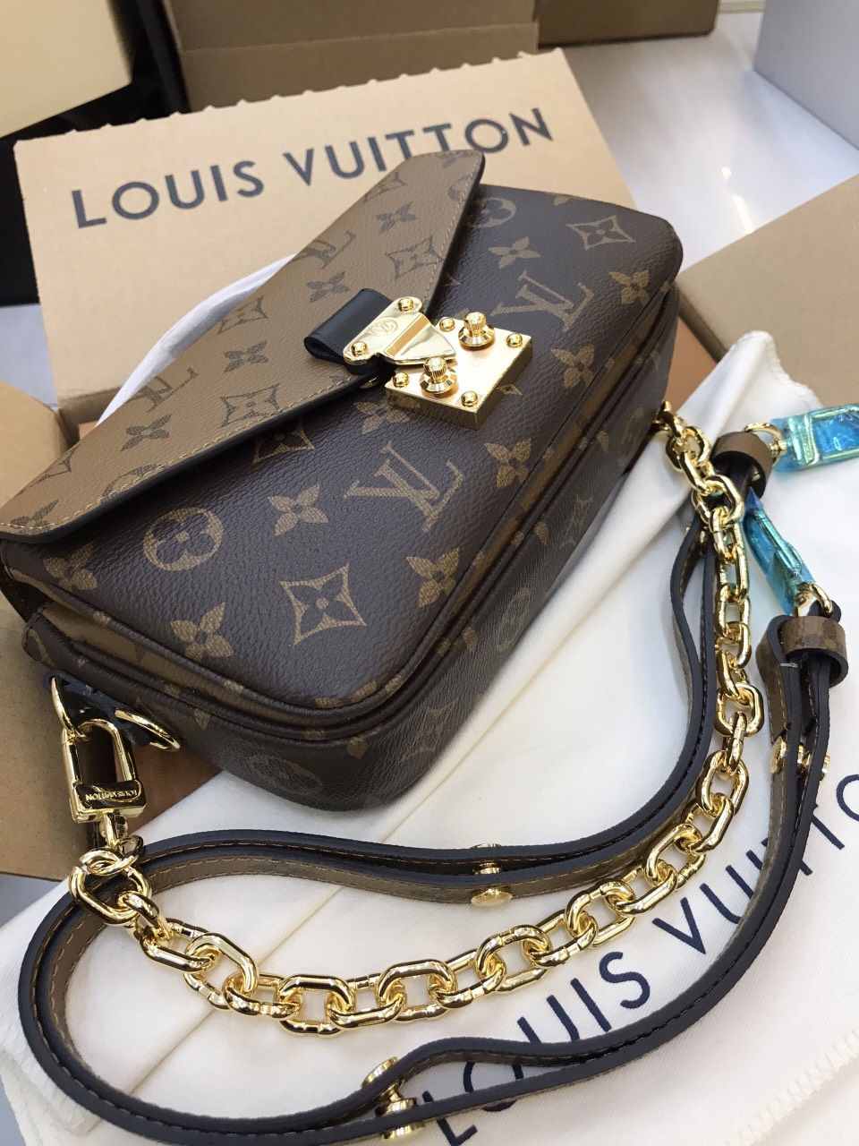 Túi Xách LV Métis  Super Pochette Métis East West Size 21cm