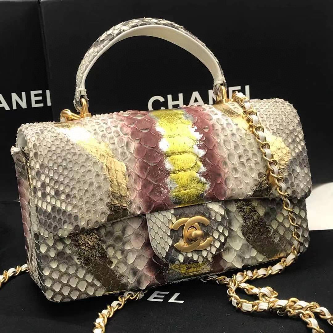 Túi Xách Chanel Classic Siêu Cấp Da Trăn Quai Xách Khóa Vàng Màu Đen Loang Trắng