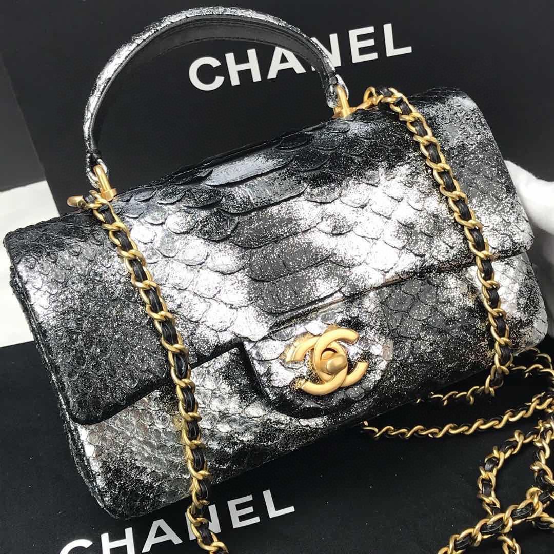 Túi Xách Chanel Classic Siêu Cấp Da Trăn Quai Xách Khóa Vàng Màu Đen Loang Trắng