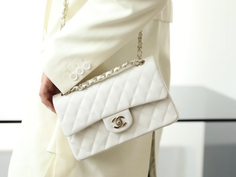 Túi Xách Chanel Classic Super Màu TRắng Size 25cm Có 2 Loại Khóa Vàng Và Bạc