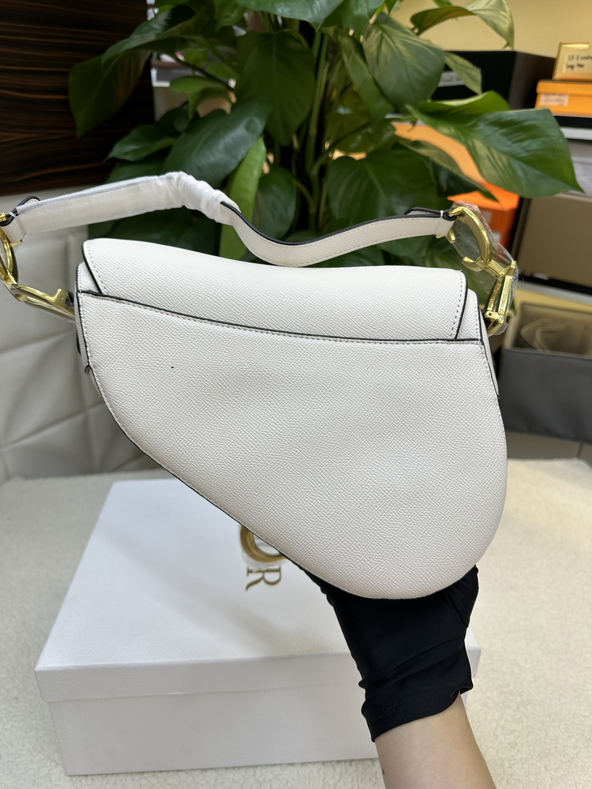 Túi Saddle Bag with Strap Dior Màu Trắng Size 26cm