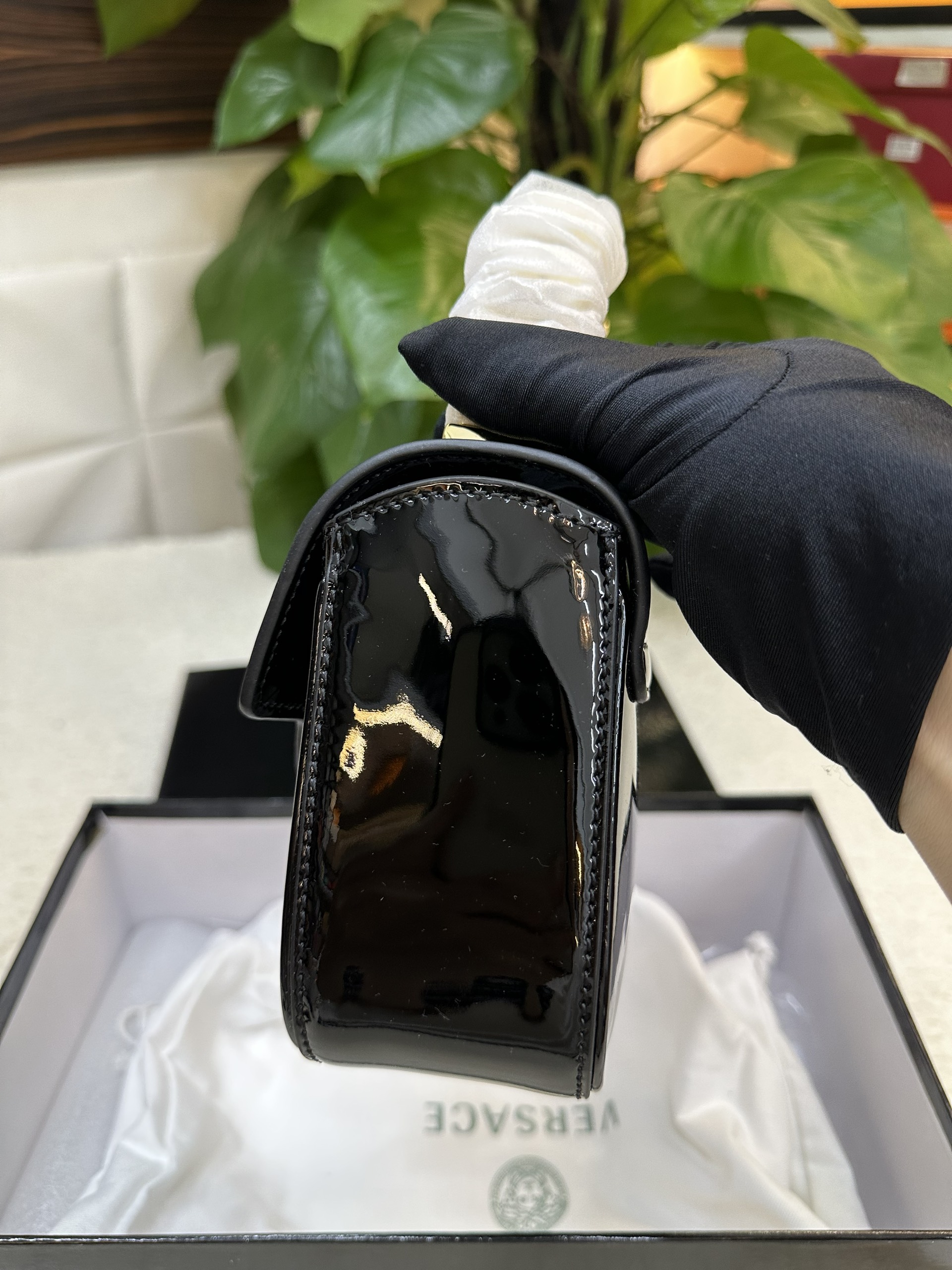Túi Versace LA Medusa Patent Mini Siêu Cấp Màu Đen Da Bóng Size 16cm