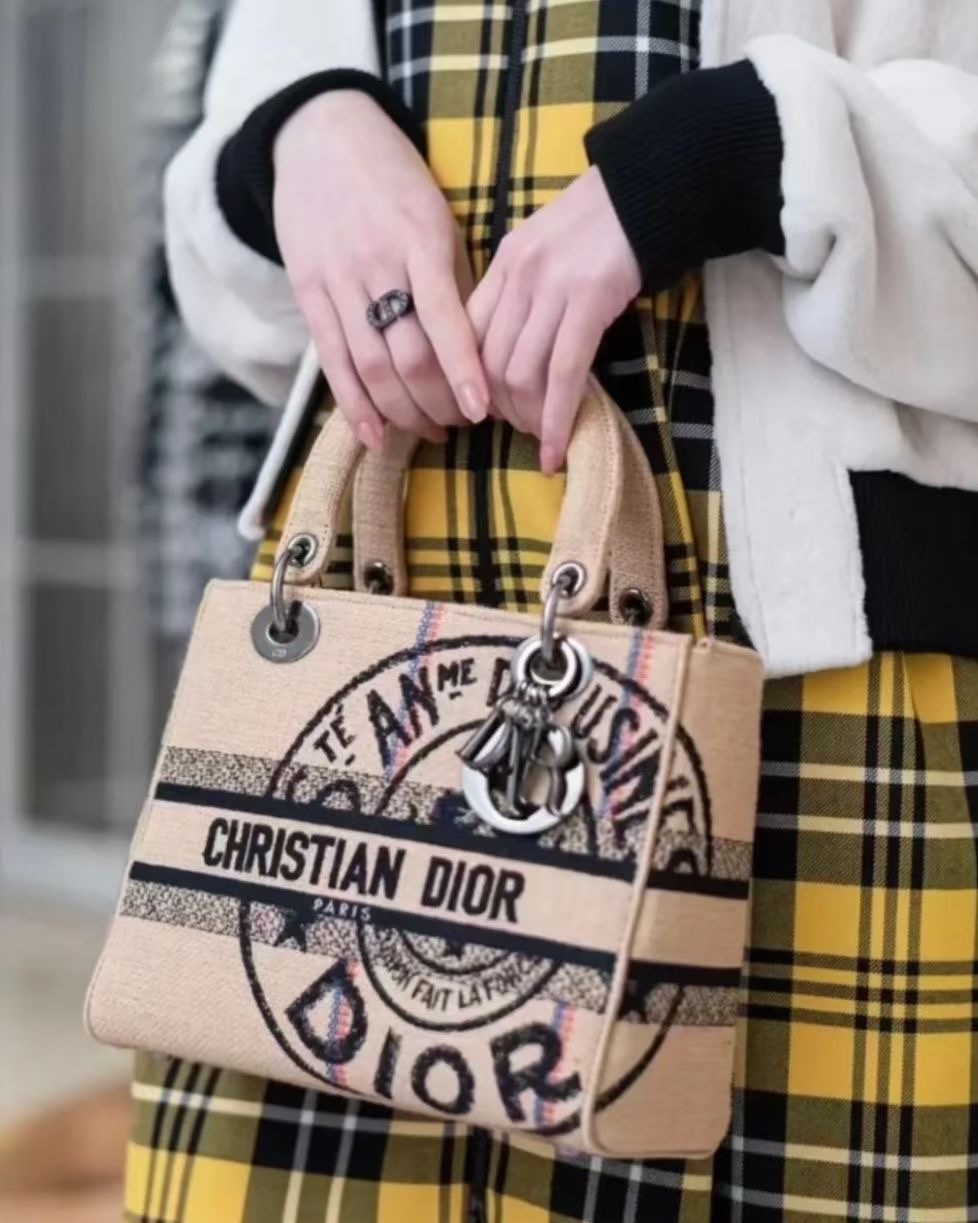 Túi Xách Dior Siêu Cấp Dior Lady Vải Bố Thêu Họa Tiết Giả Mộc Logo Kèm Tag Logo Đen